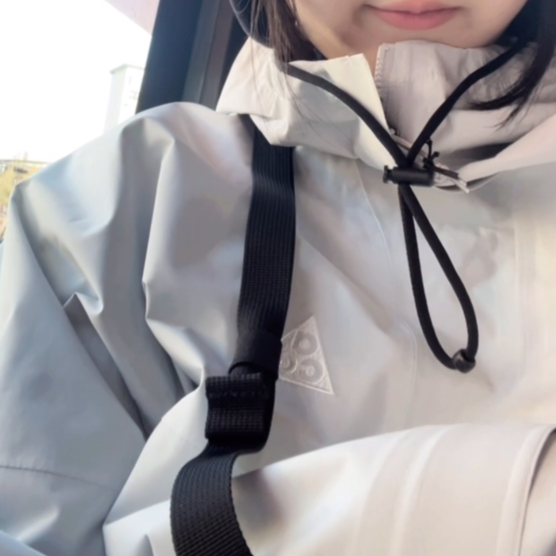 Nike ACG Storm-Fit ADV Cascade Rains Full Zip Jacket Photon Dust - Asia 착용 스타일 - 3