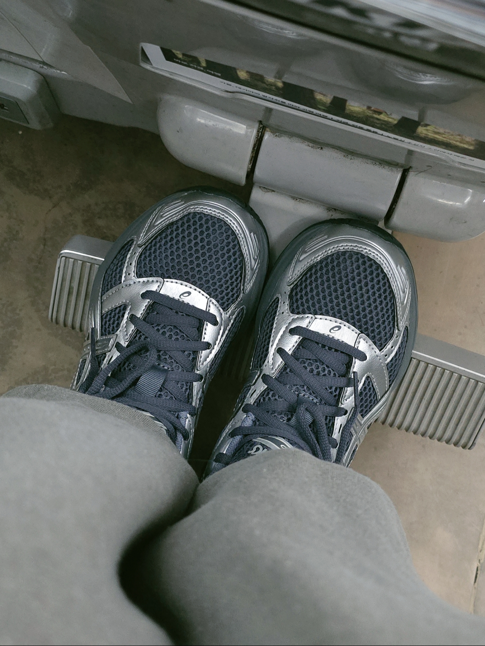 Asics Gel-1130 Steel Grey Pure Silver 착용 스타일