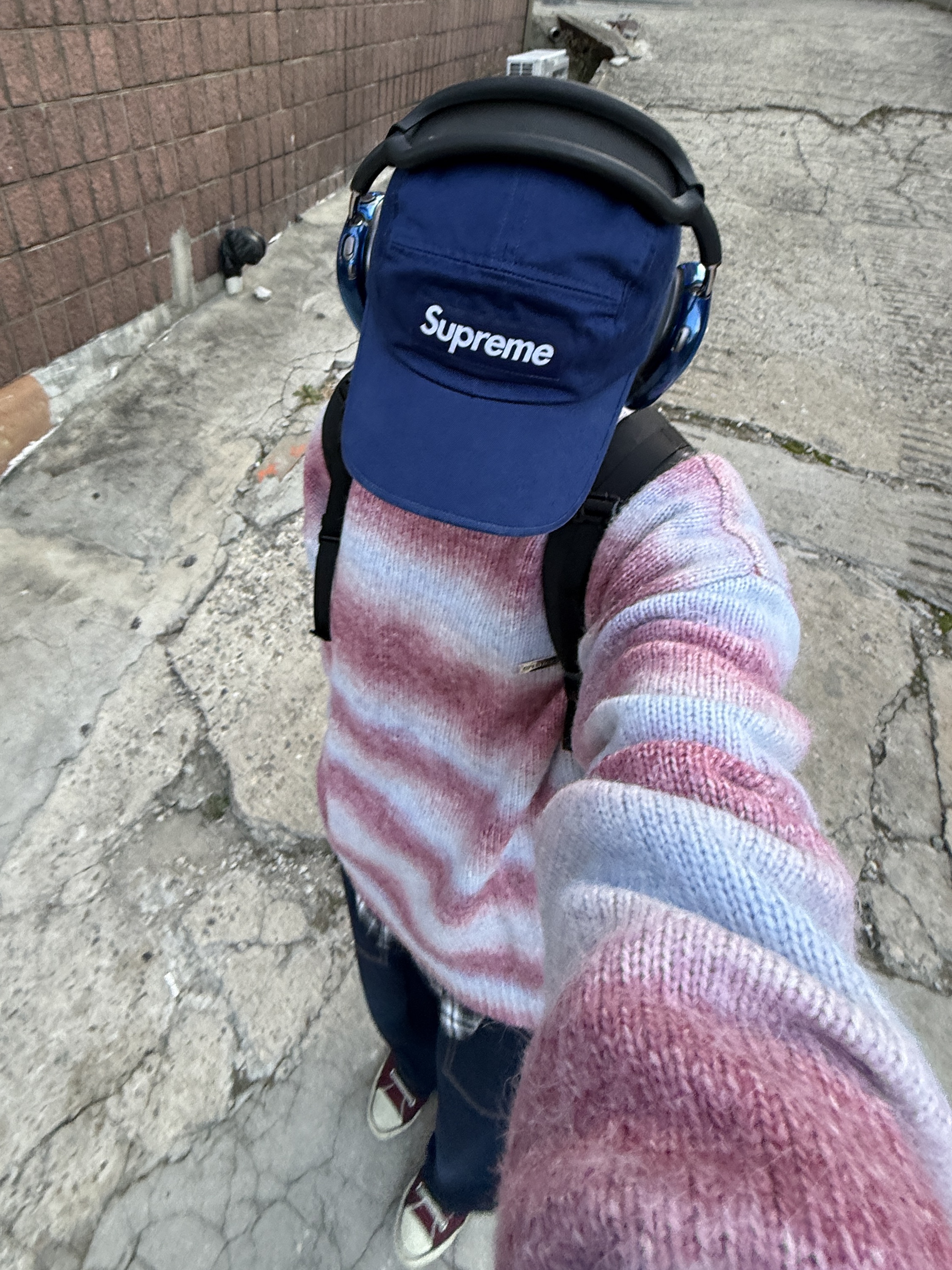 Supreme Backpack Black - 23FW, Apple AirPods Max Lightning Space Gray (Korean Ver.) 착용 스타일 - 2