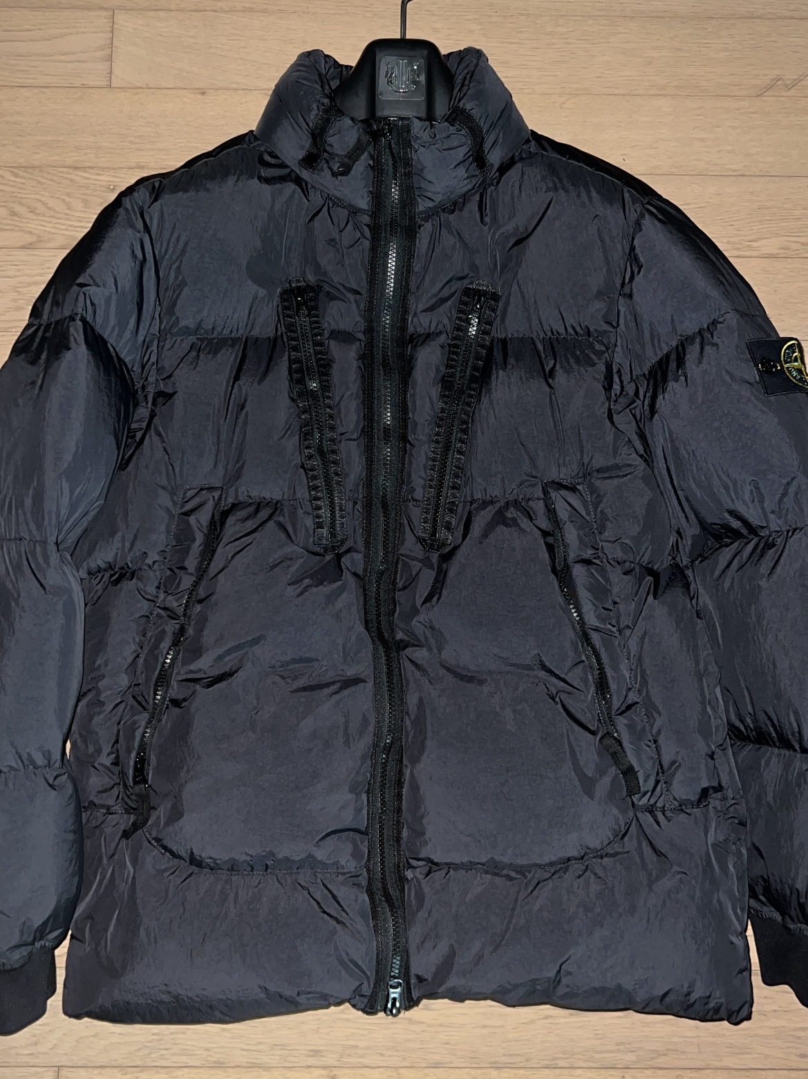 Stone Island 40223 Garment Dyed Crinkle Reps Down Jacket Black - 21FW 착용 스타일