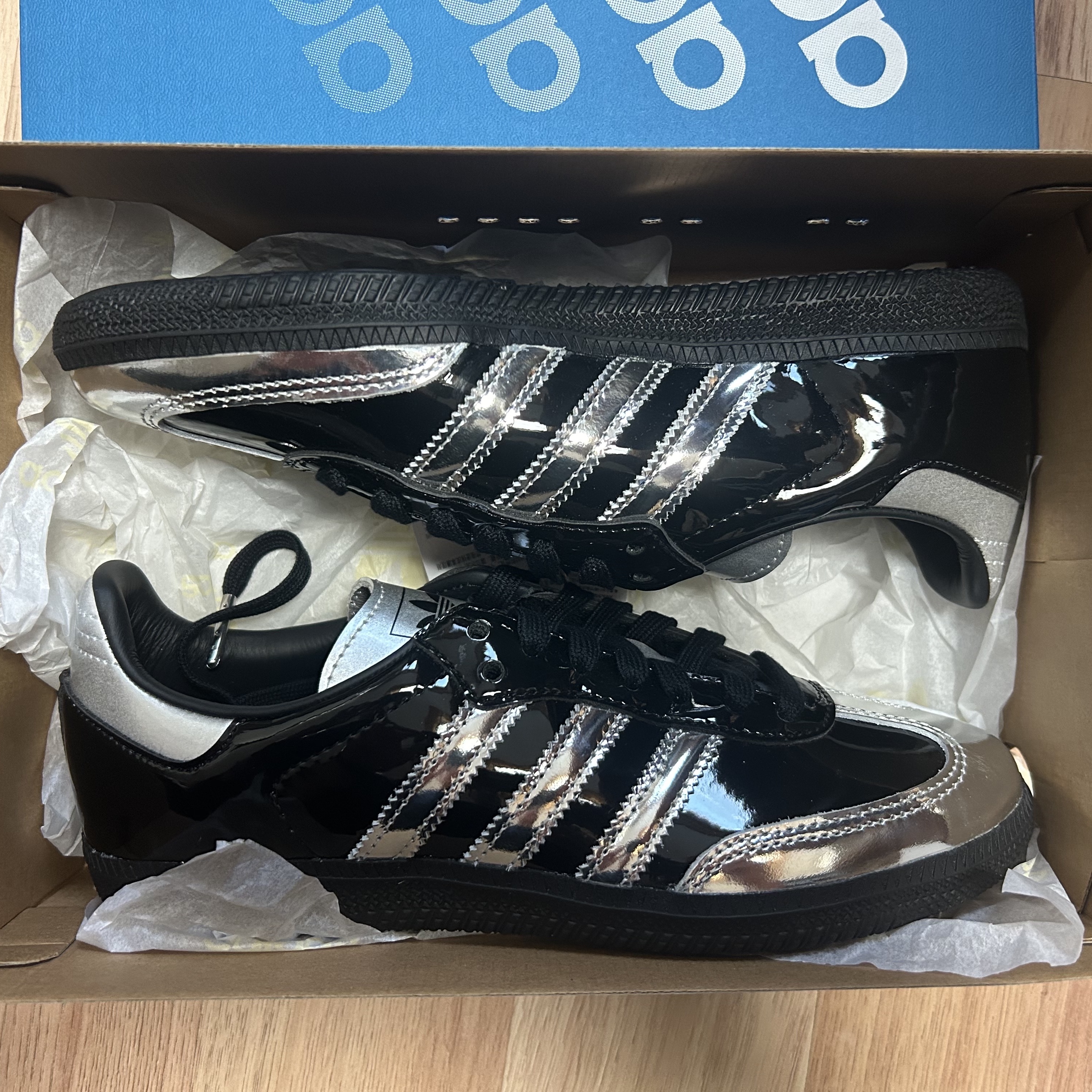 Adidas x Atmos Samba Tuxedo Core Black Silver Metalic 착용 스타일 - 4