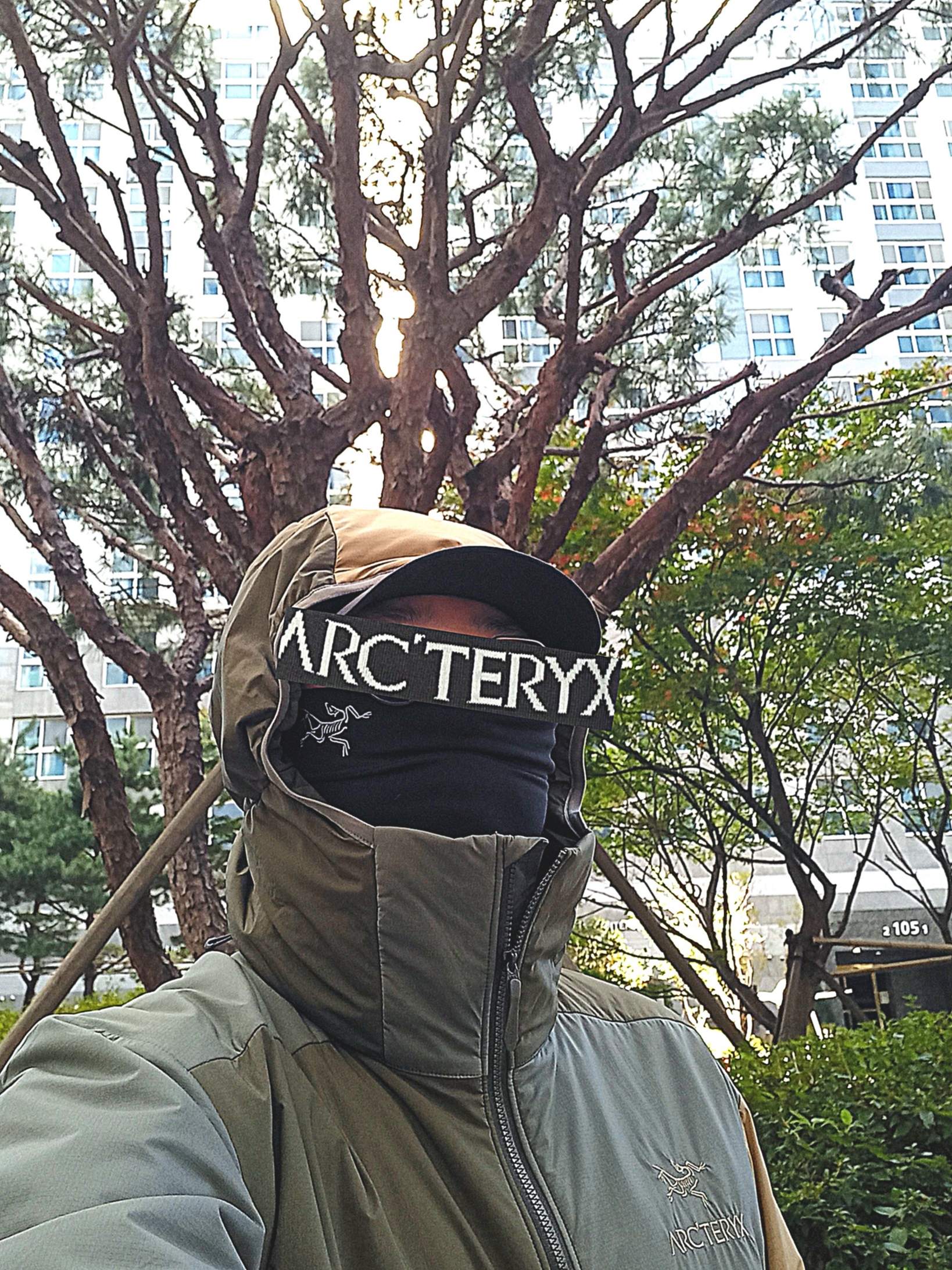 Arc'teryx Atom LT Hoody Tatsu Forage, Arc'teryx Small Bird Cap Black 착용 스타일 - 3