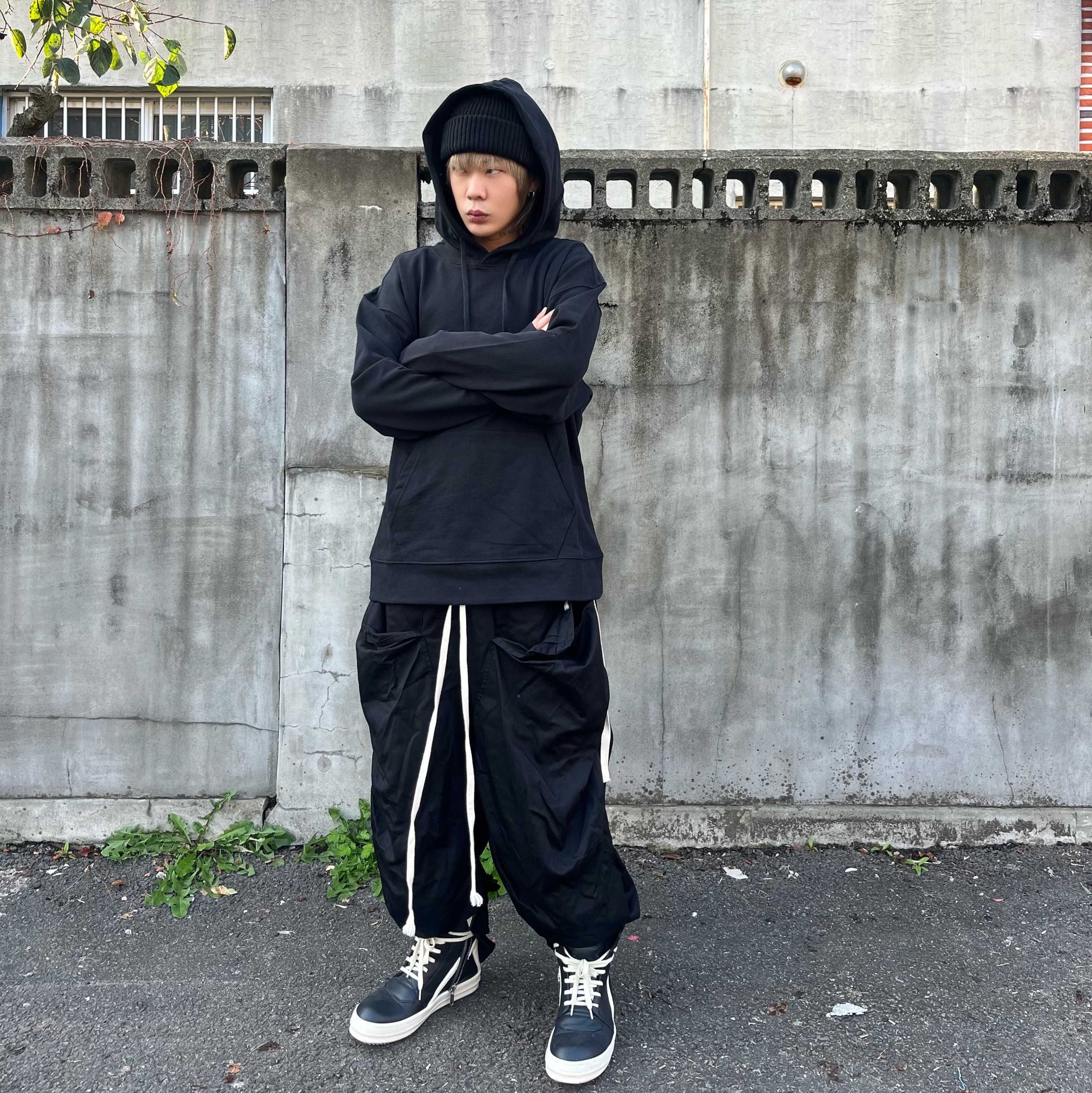 Rick Owens Geobasket Full Grain Calf Leather Strobe Sneakers Black Milk White 착용 스타일 - 2