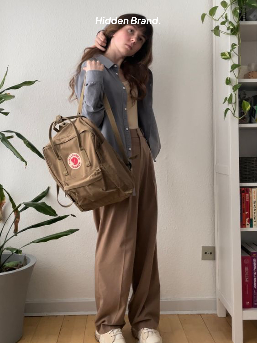 Fjallraven Kanken Clay, Fjallraven Kanken Royal Blue 착용 스타일 - 4
