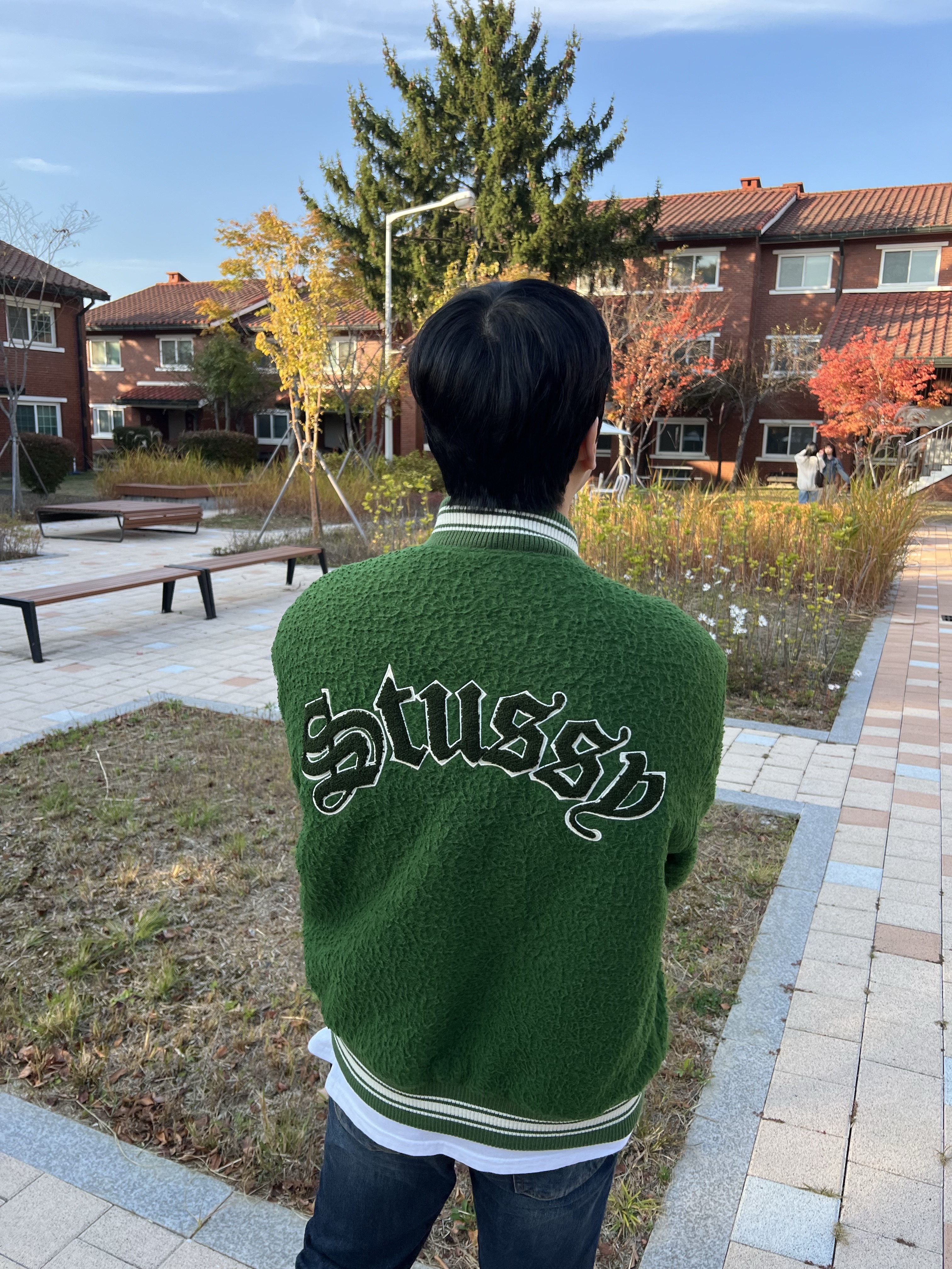 Stussy Casentino Wool Varsity Jacket Green, Nike Shox R4 Black and Metallic Silver 착용 스타일 - 3