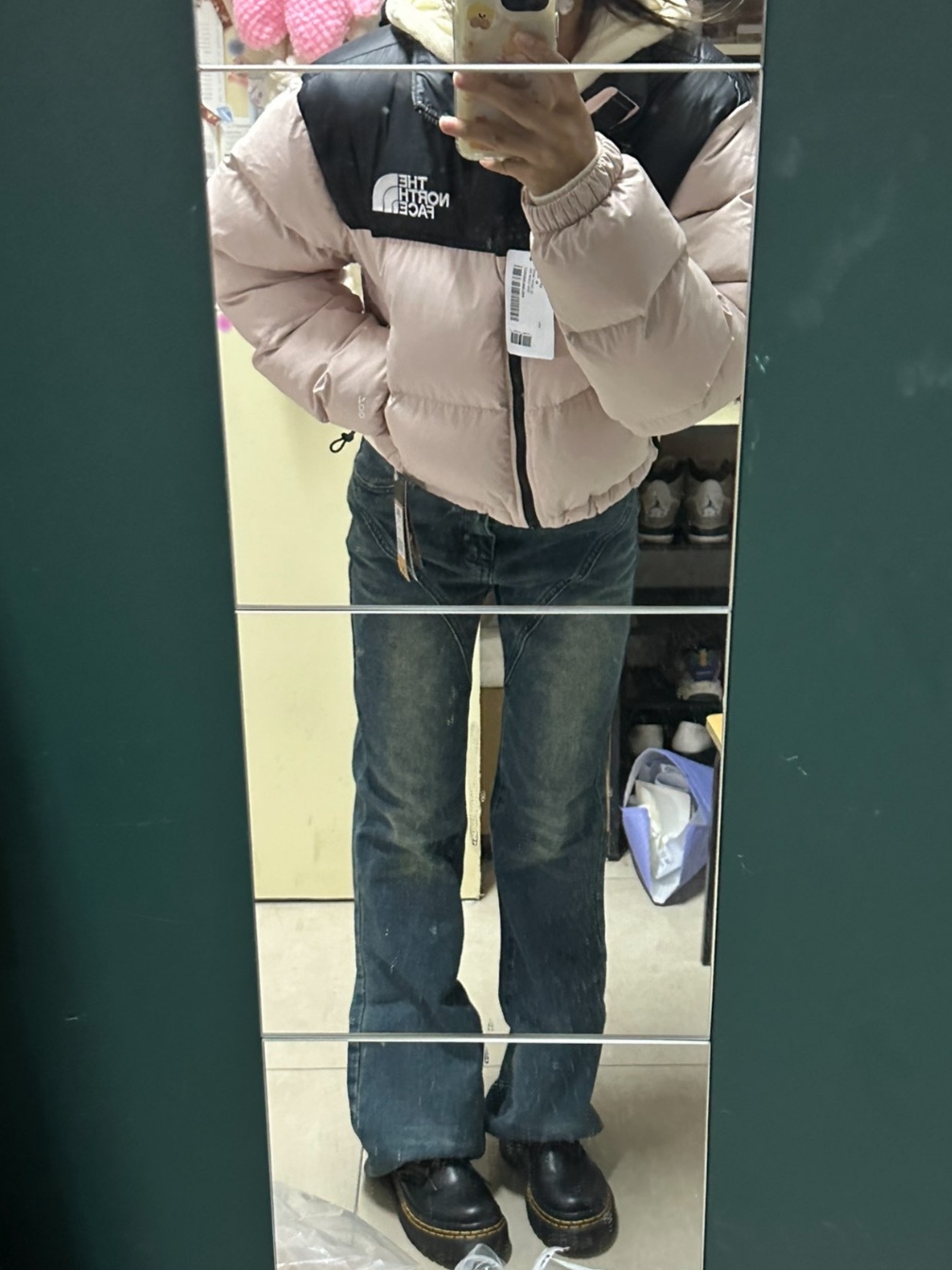 (W) The North Face Nuptse Short Jacket Pink Moss 착용 스타일