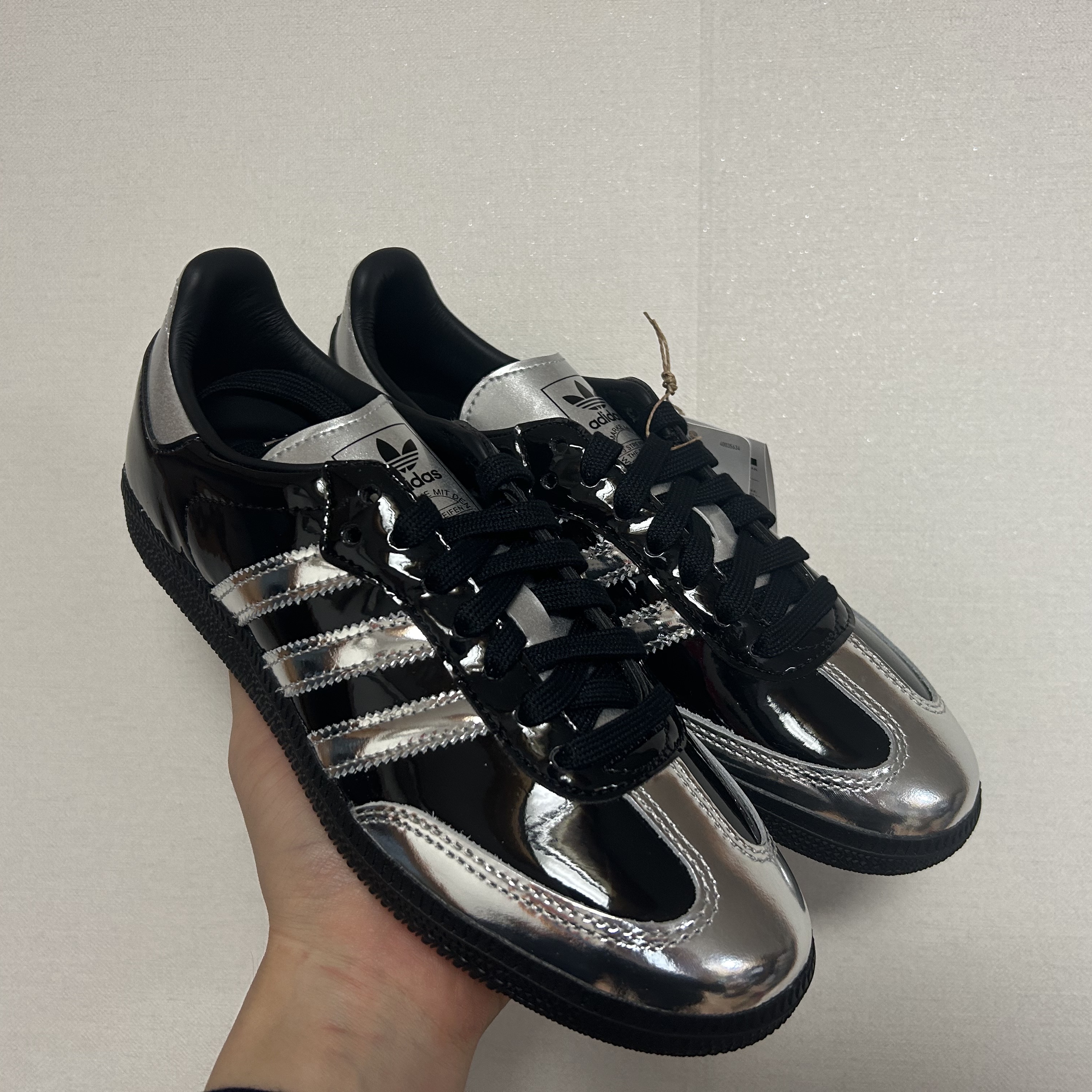 Adidas x Atmos Samba Tuxedo Core Black Silver Metalic 착용 스타일 - 2