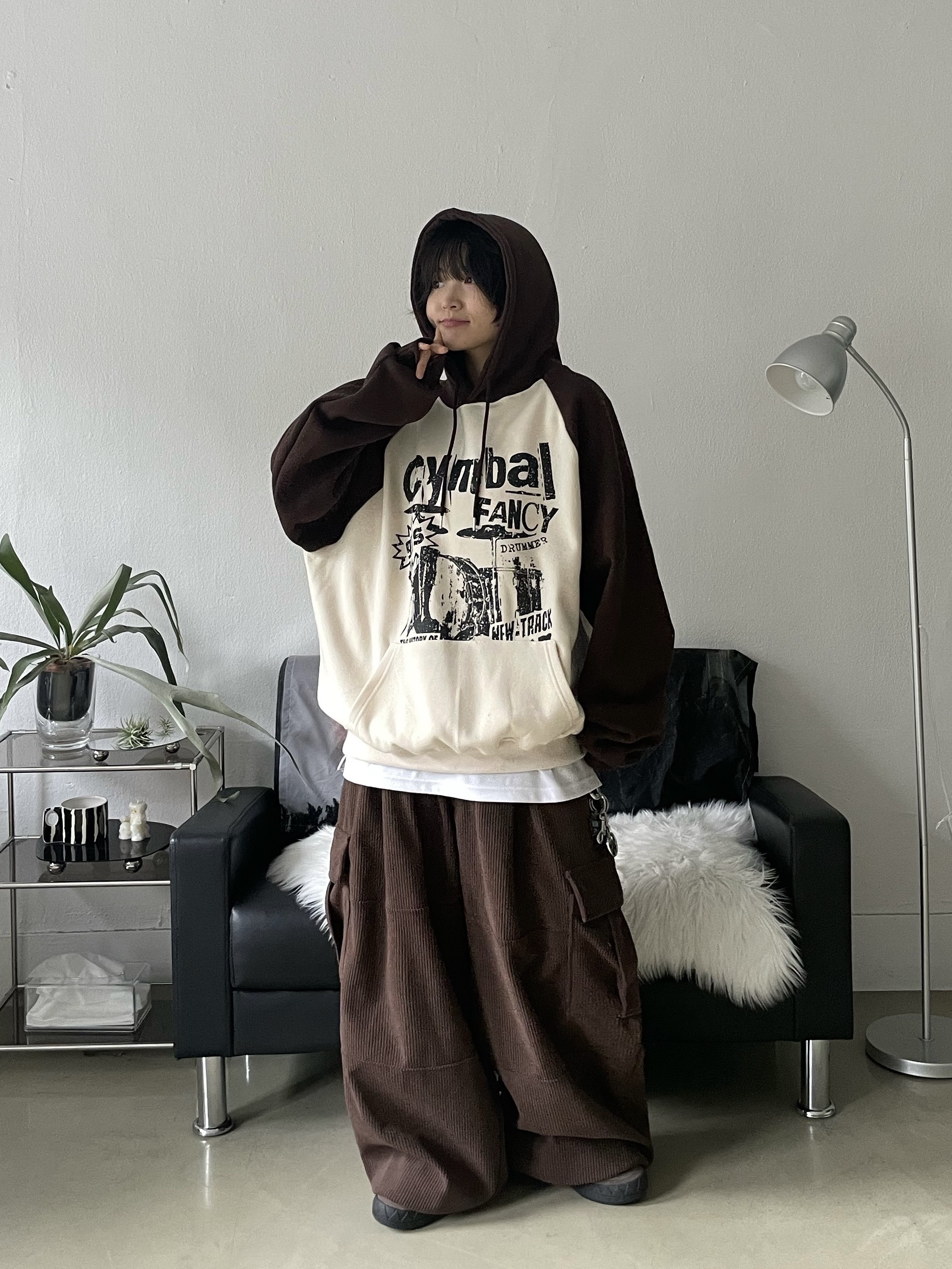 (W) Adidas Adimatic Earth Strata Dark Brown, Human Made Heart Keyring Black 착용 스타일 - 4