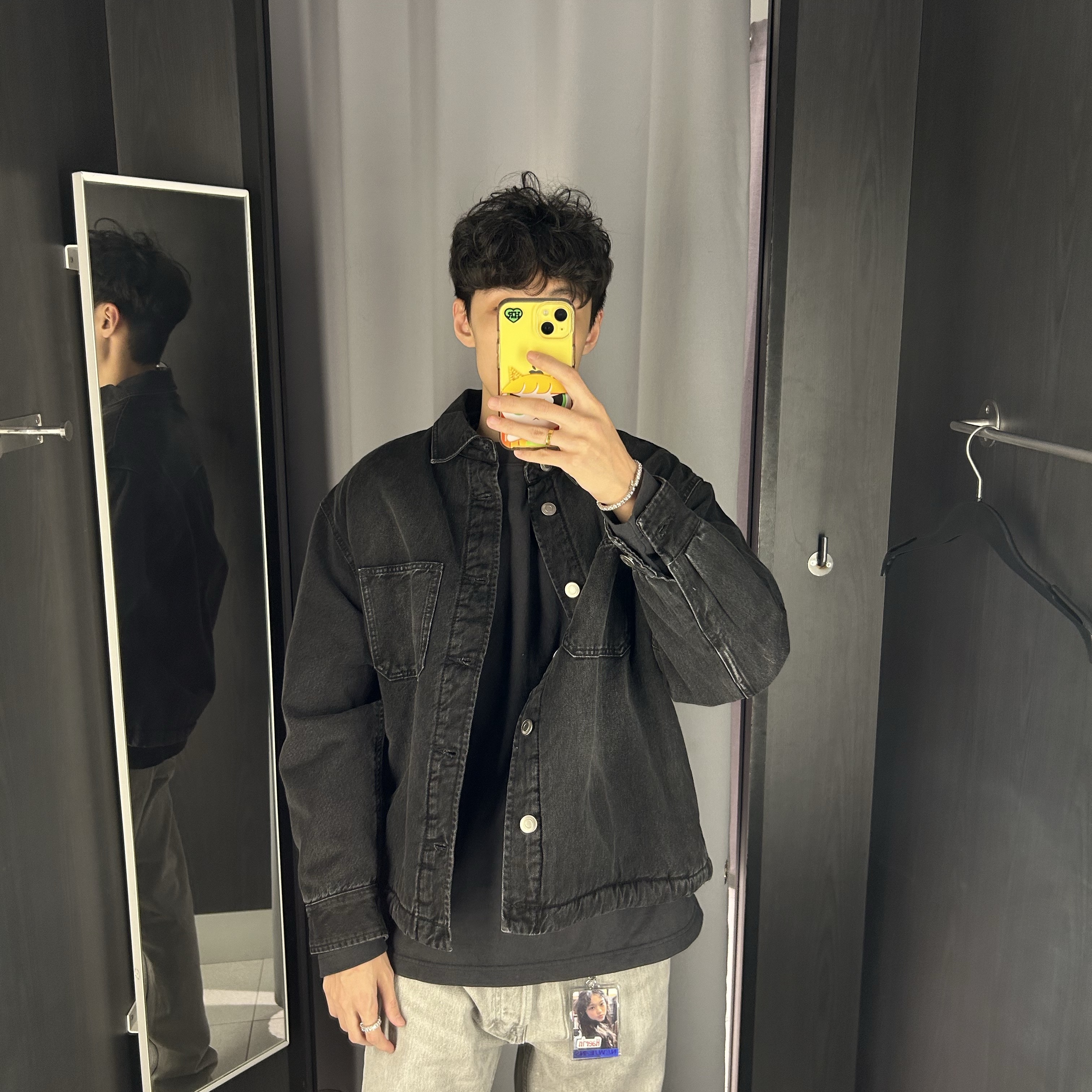 Yeezy YZY Zip-Up Hoodie Dark Grey, Yeezy YZY Long Sleeve T-Shirt Black 착용 스타일 - 2