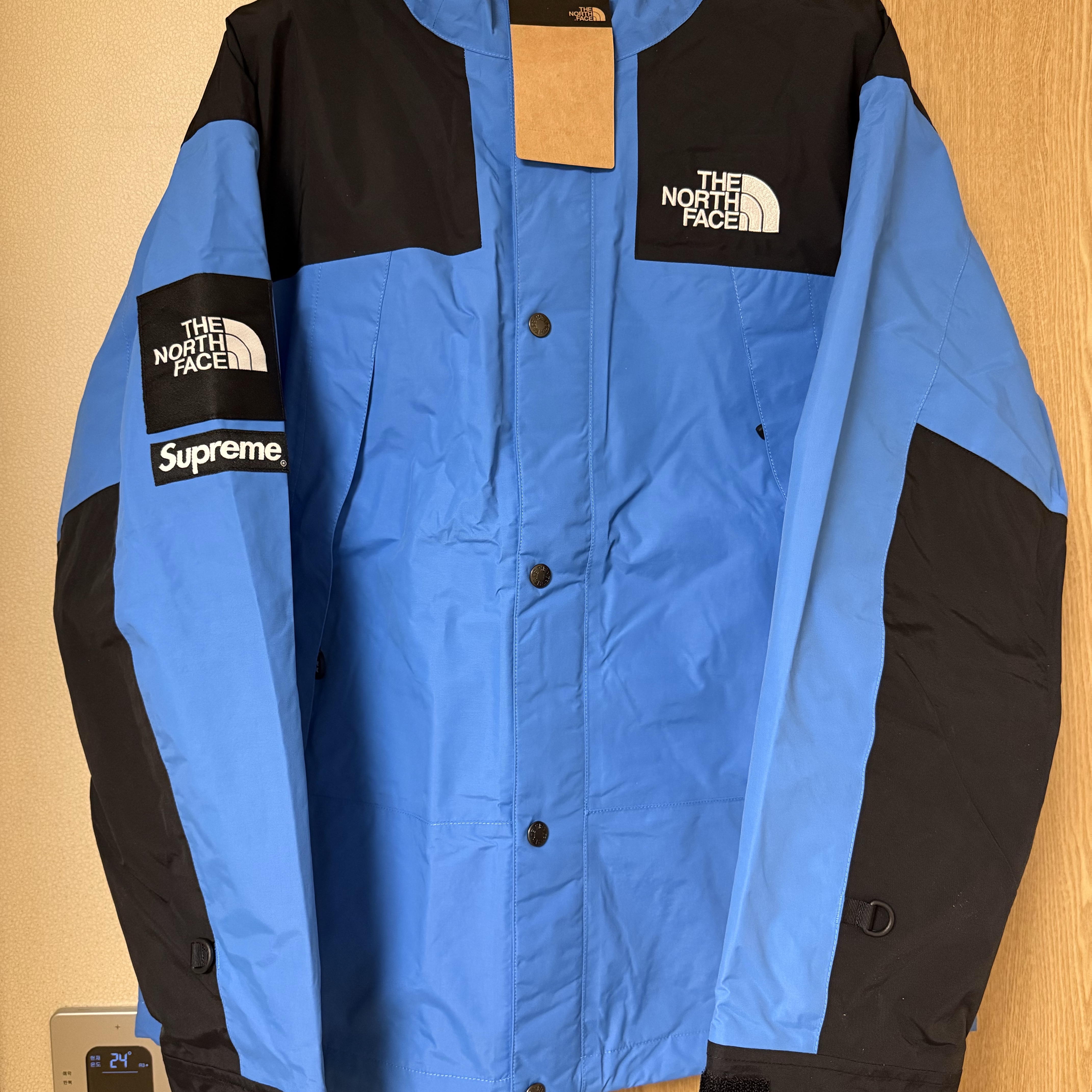 Supreme x The North Face Mountain Jacket Blue - 24FW 착용 스타일 - 1