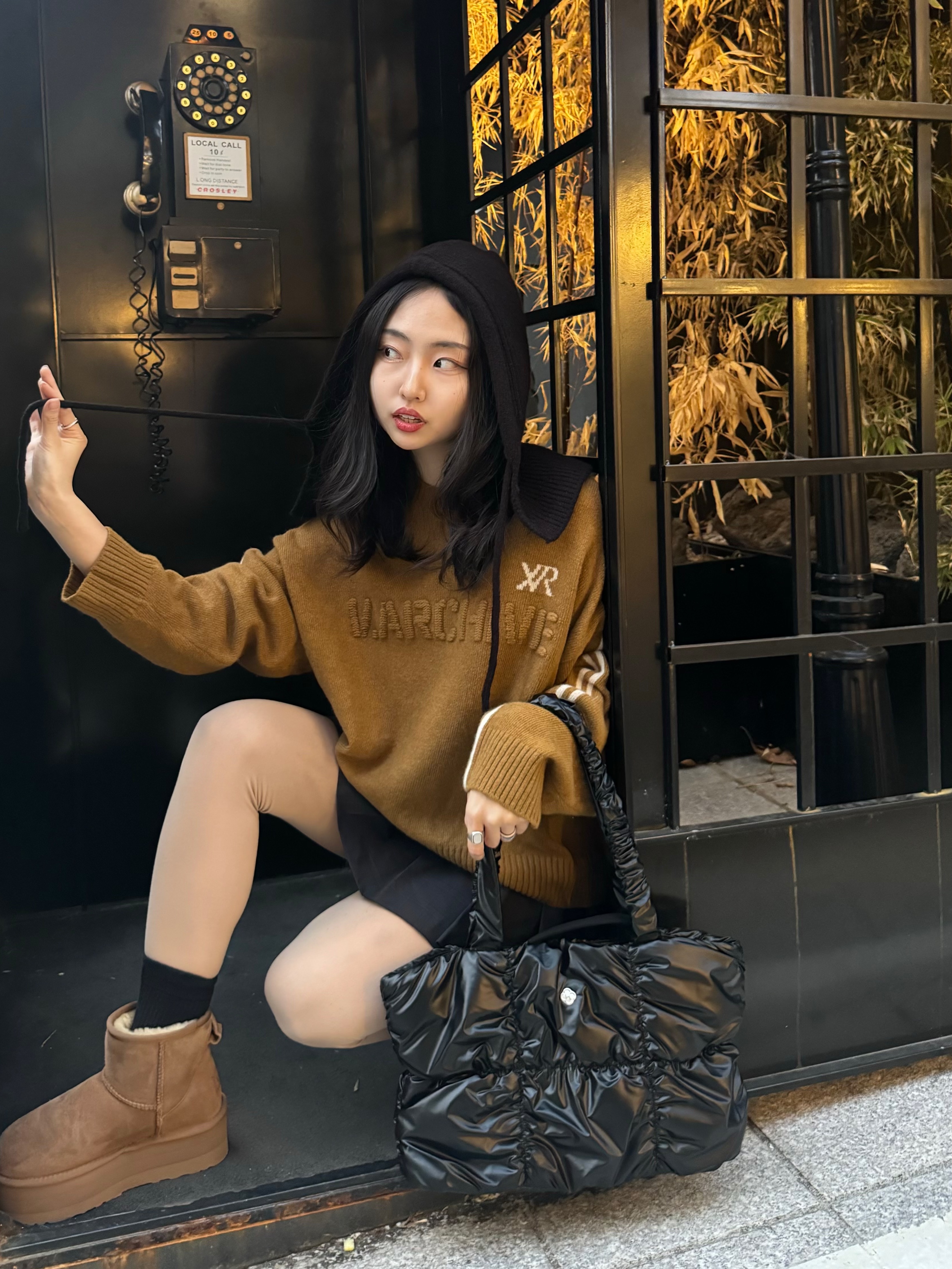 (W) UGG Classic Ultra Mini Platform Boots Chestnut 착용 스타일 - 10