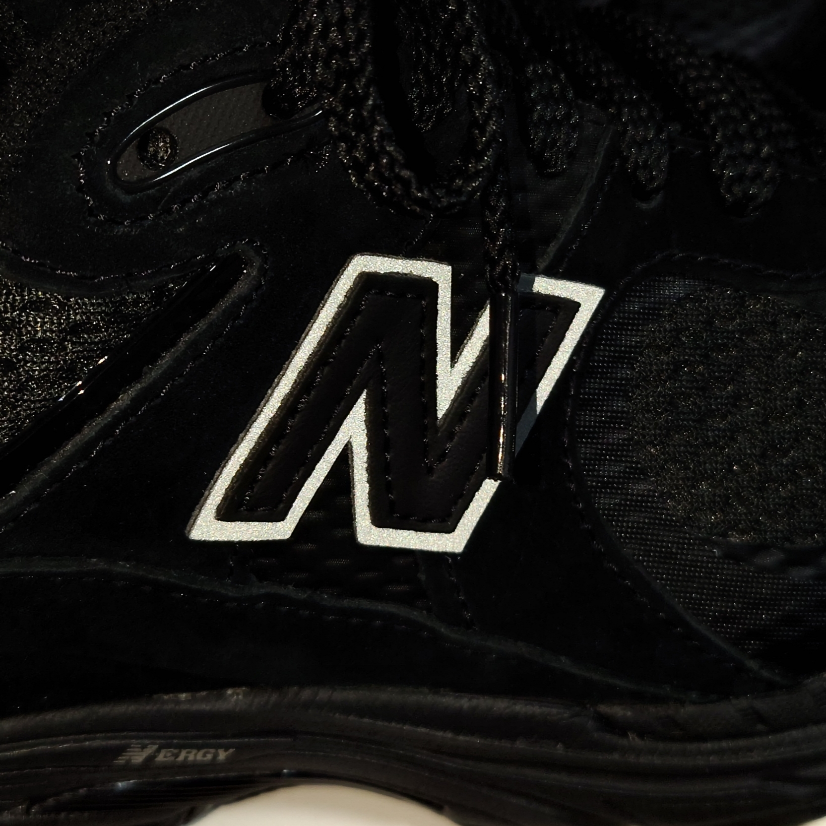 New Balance 2002 Black 착용 스타일 - 4