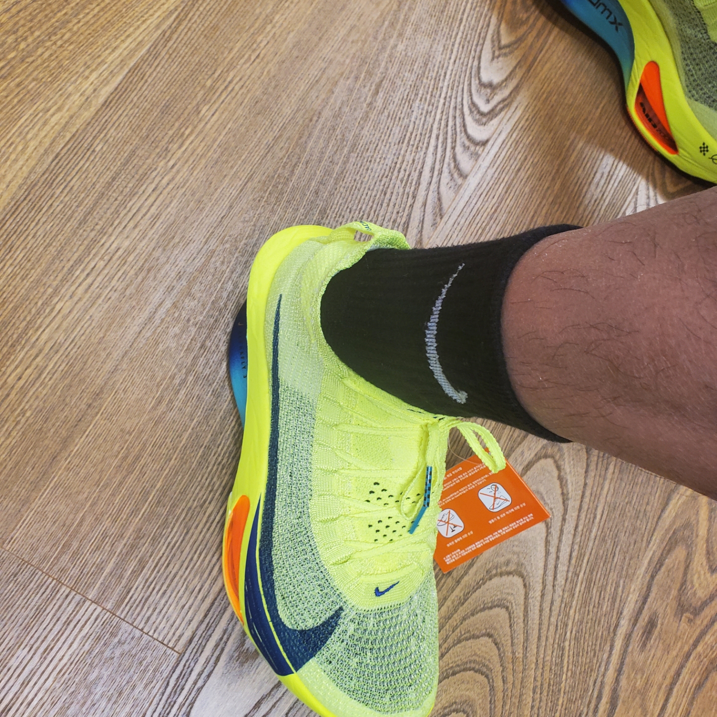 Nike Air Zoom Alphafly Next% 3 Volt 착용 스타일 - 3