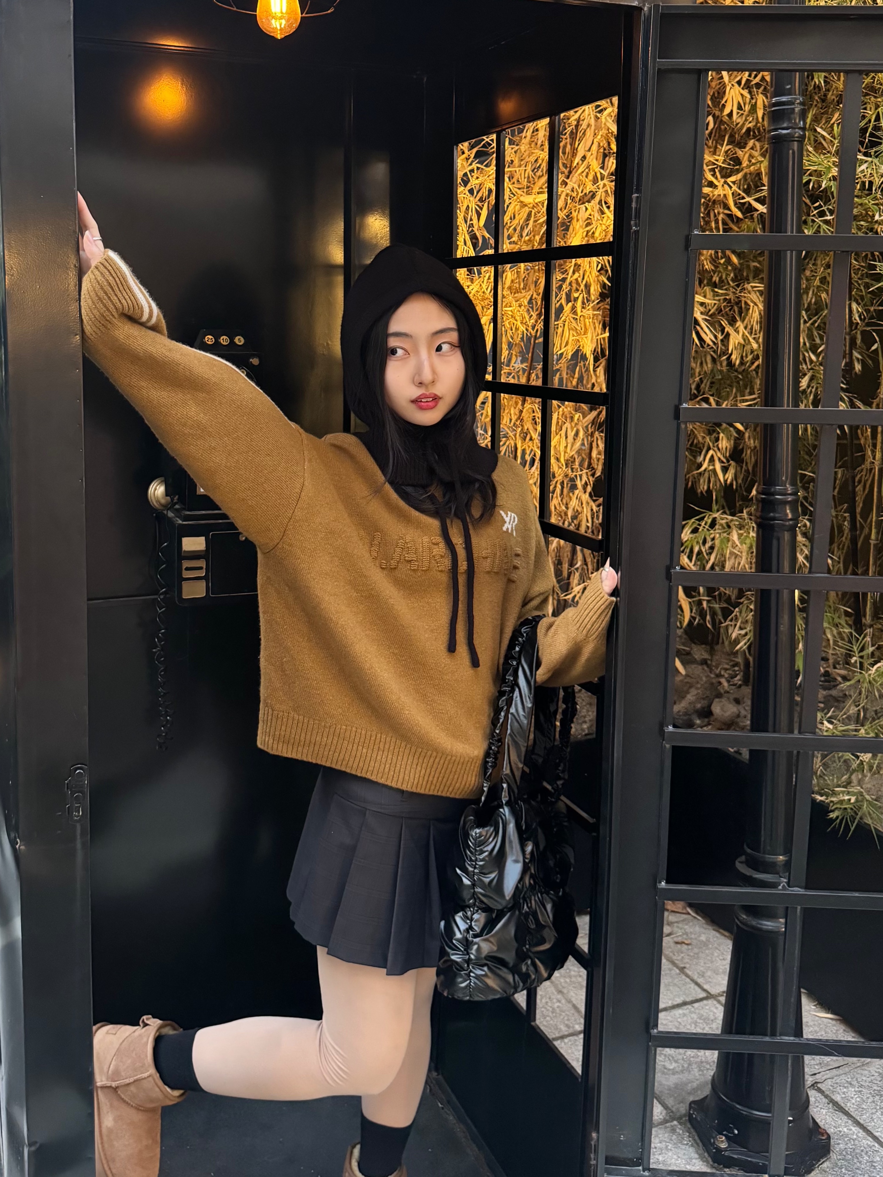 (W) UGG Classic Ultra Mini Platform Boots Chestnut 착용 스타일 - 8