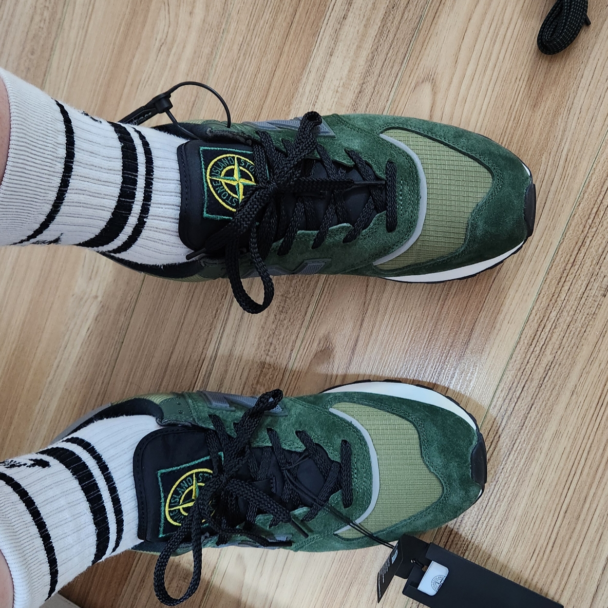 New Balance x Stone Island 574 Legacy Dark Green 착용 스타일