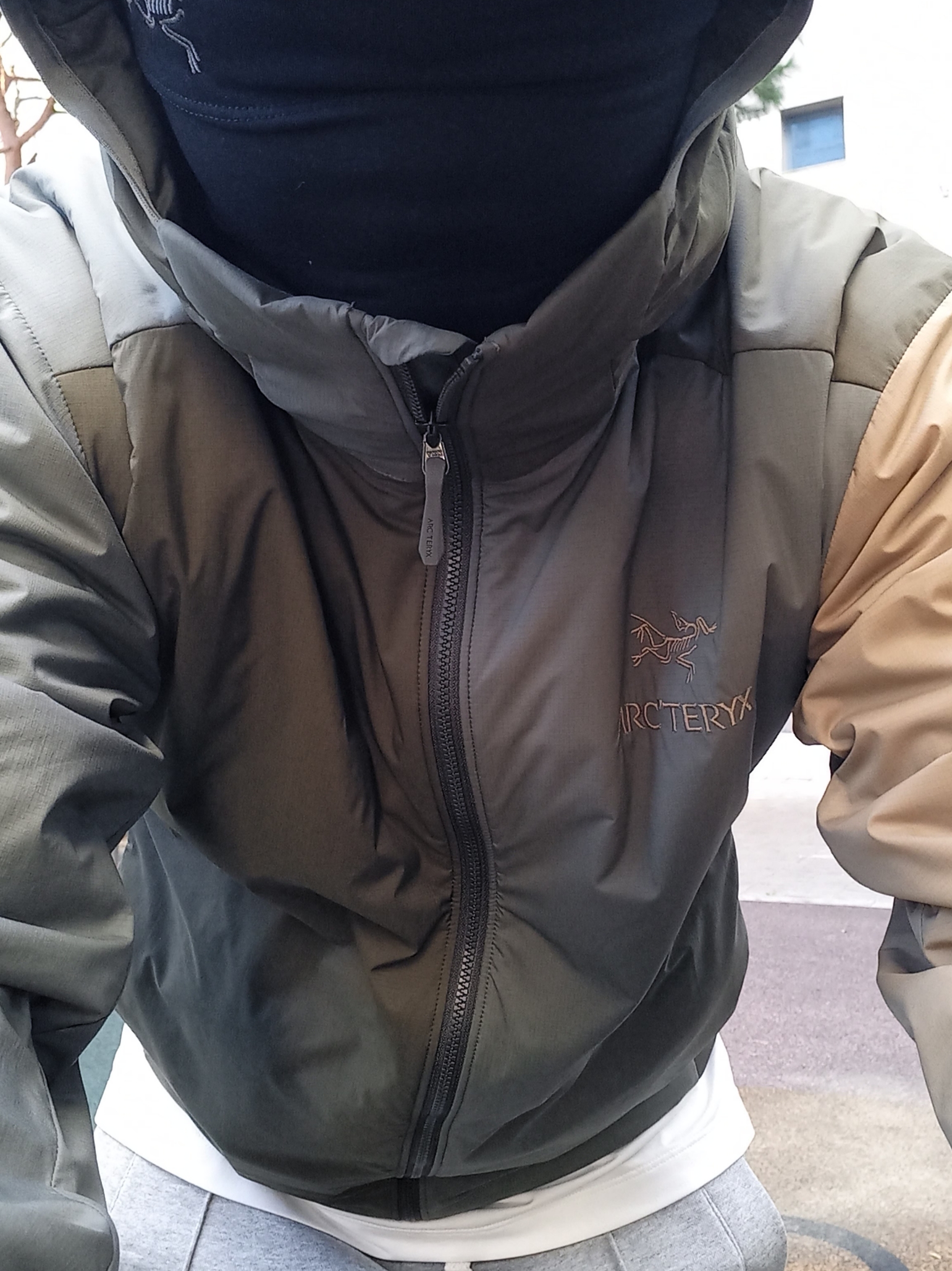 Arc'teryx Atom LT Hoody Tatsu Forage, Arc'teryx Small Bird Cap Black 착용 스타일 - 5