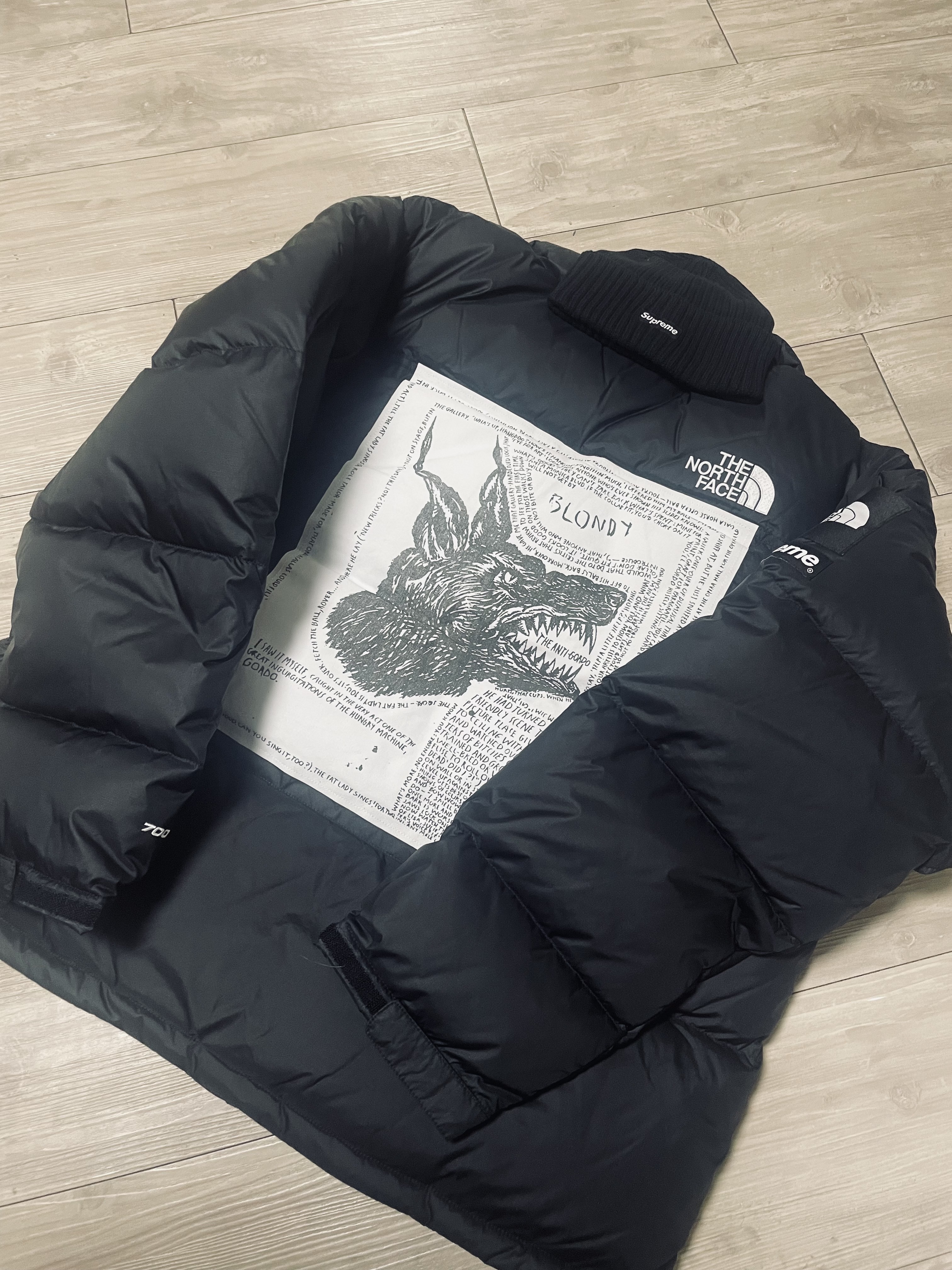 Supreme x The North Face Nuptse Jacket Black - 24FW, Supreme Overdyed Beanie Black 착용 스타일 - 2