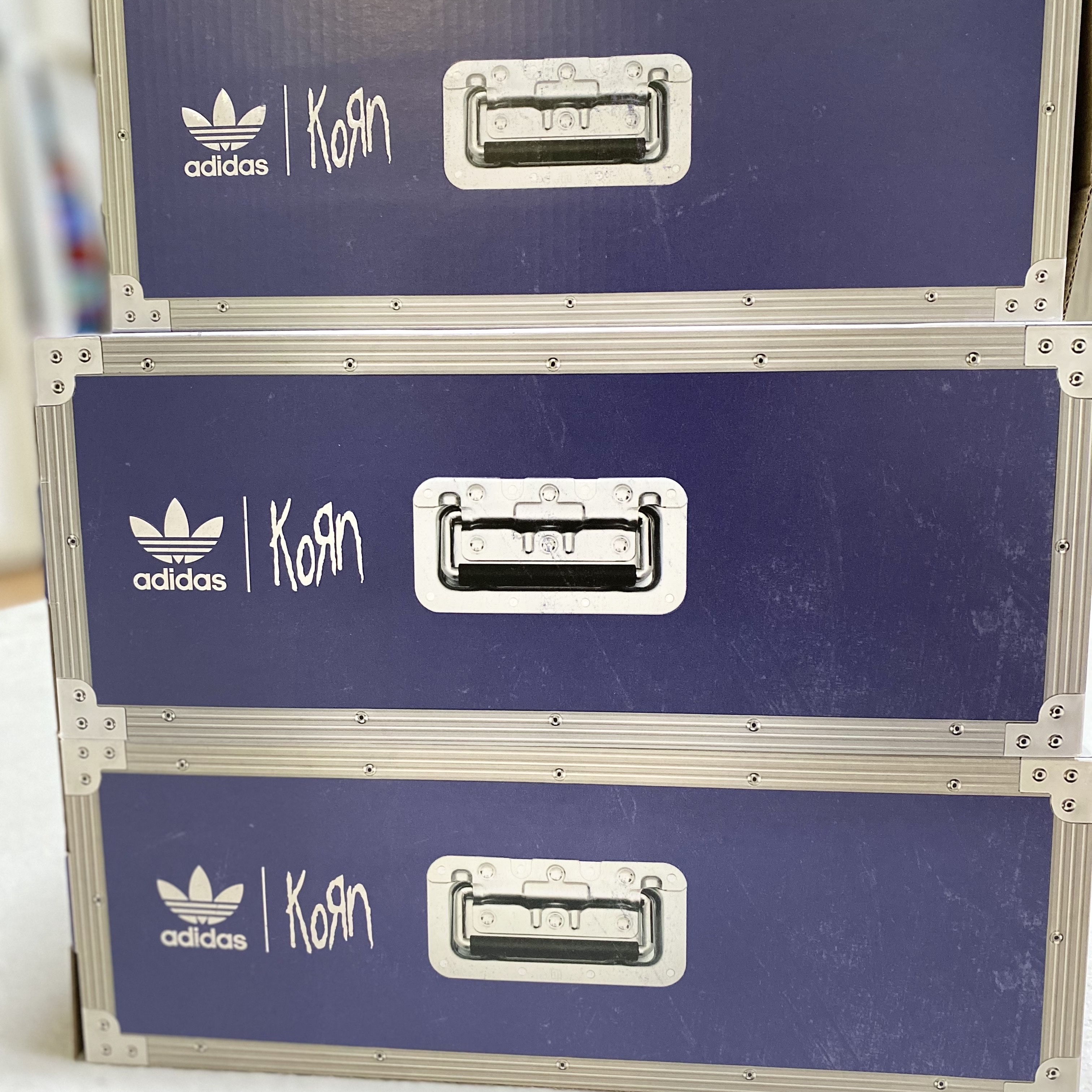 Adidas x KoRn Superstar 30th Anniversary Core Black Translucent, Adidas x KoRn Campus 00s Core Black Cloud White 착용 스타일 - 3