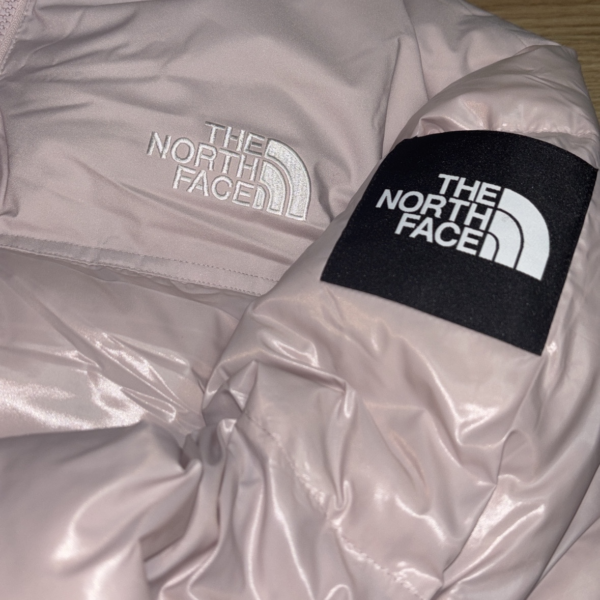 (W) The North Face White Label Novelty Nuptse RDS Down Jacket Light Pink 착용 스타일 - 1