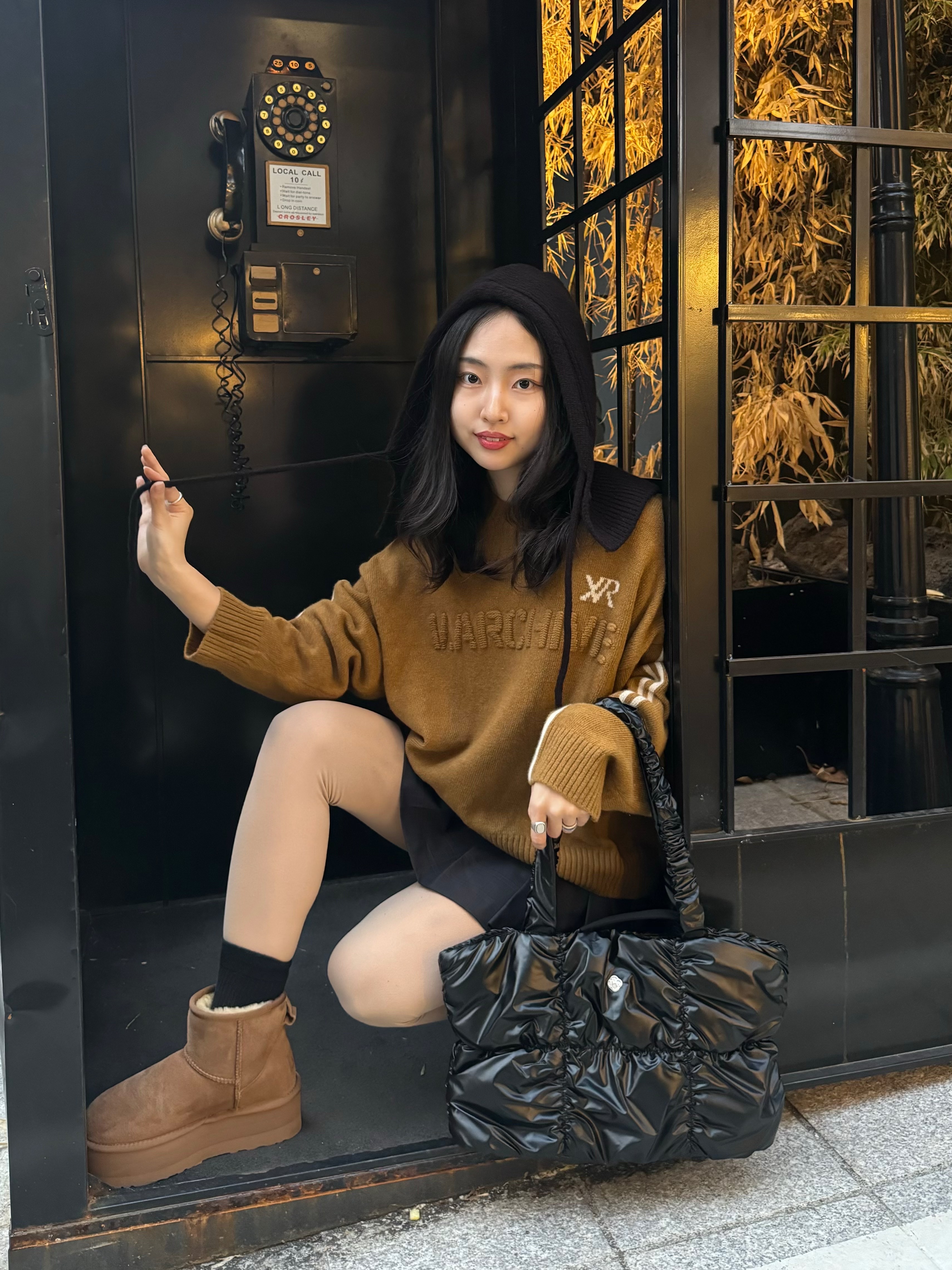 (W) UGG Classic Ultra Mini Platform Boots Chestnut 착용 스타일 - 9