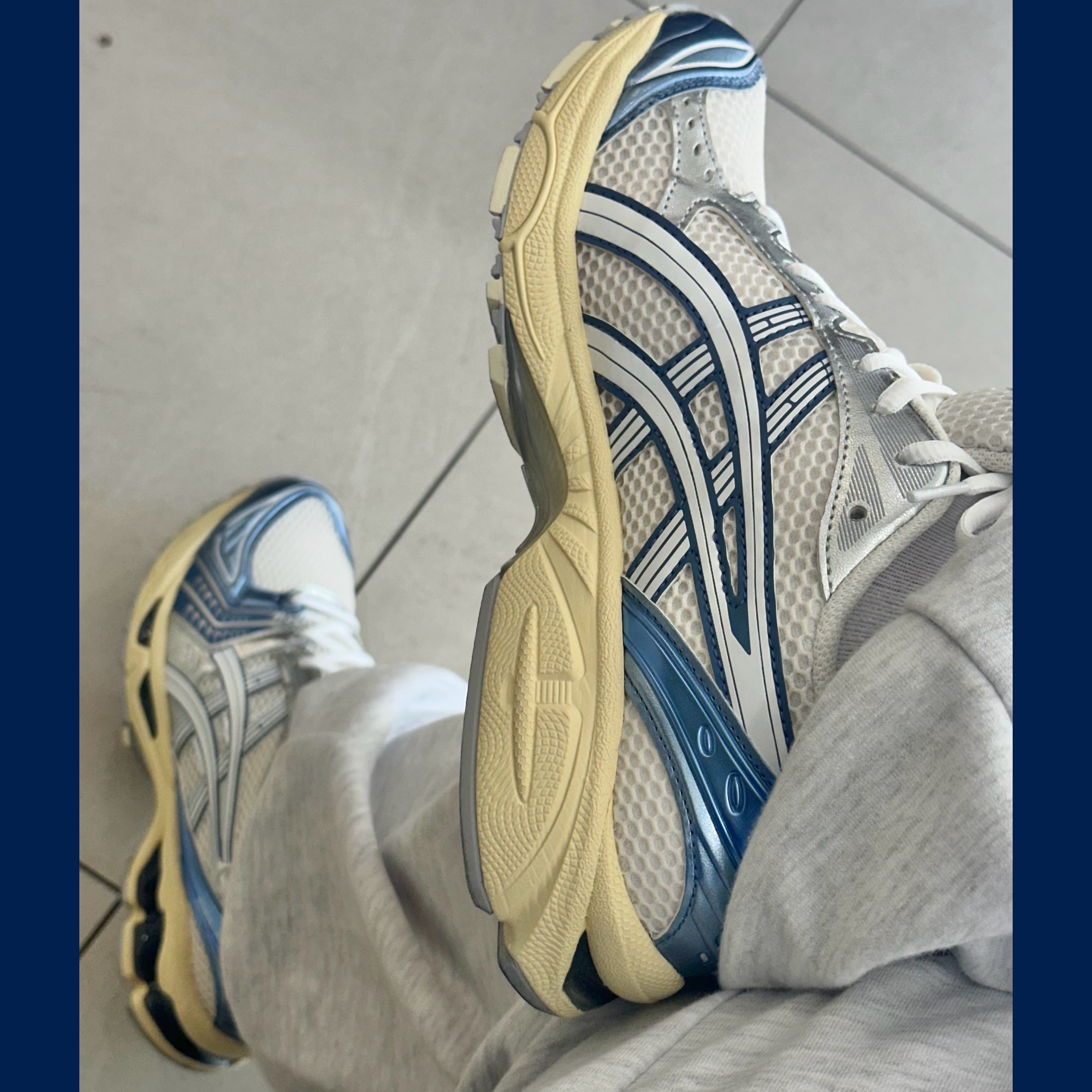 Asics Gel-Kayano 14 Metallic Blue 착용 스타일 - 1