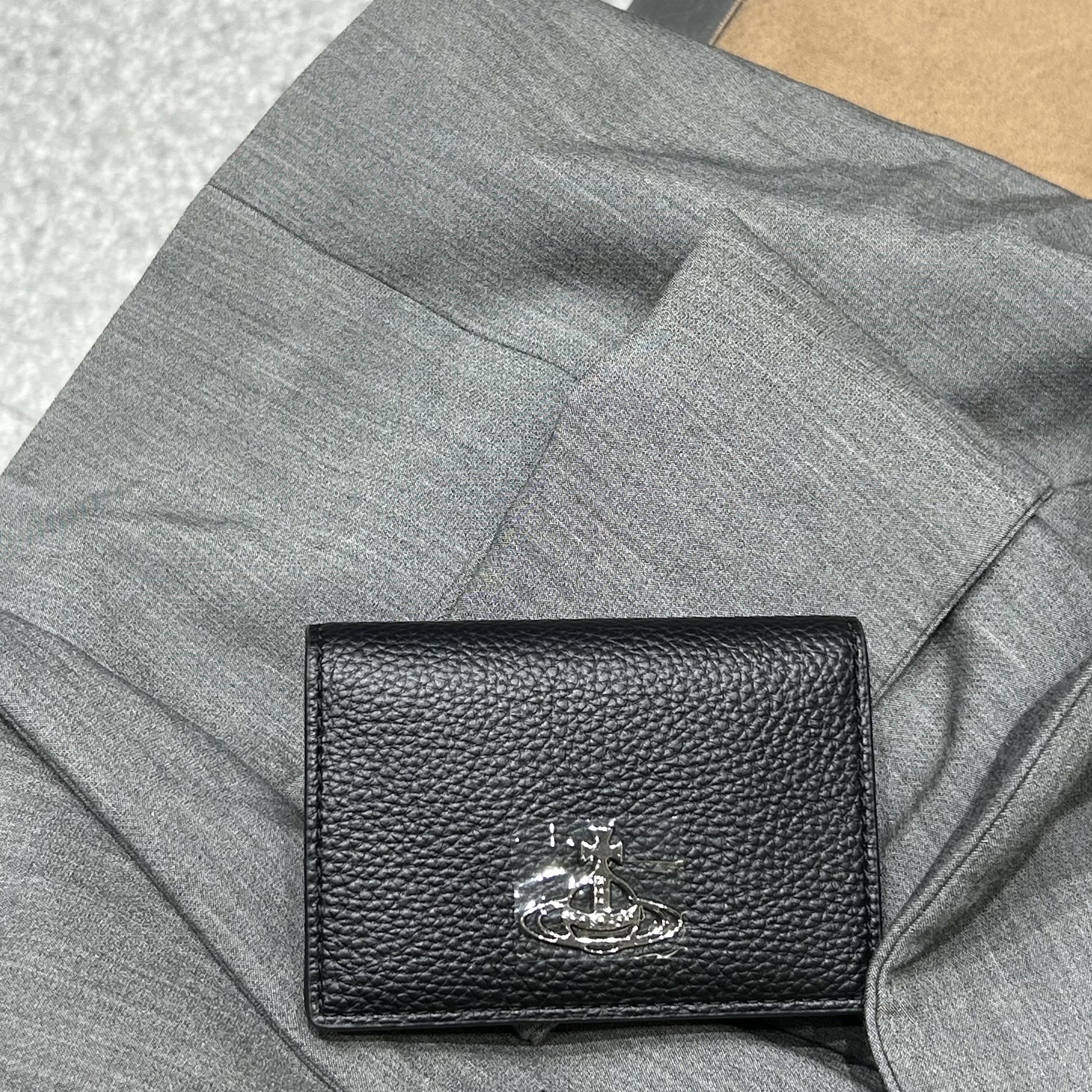 Vivienne Westwood Synthetic Card Holder Black 착용 스타일 - 1