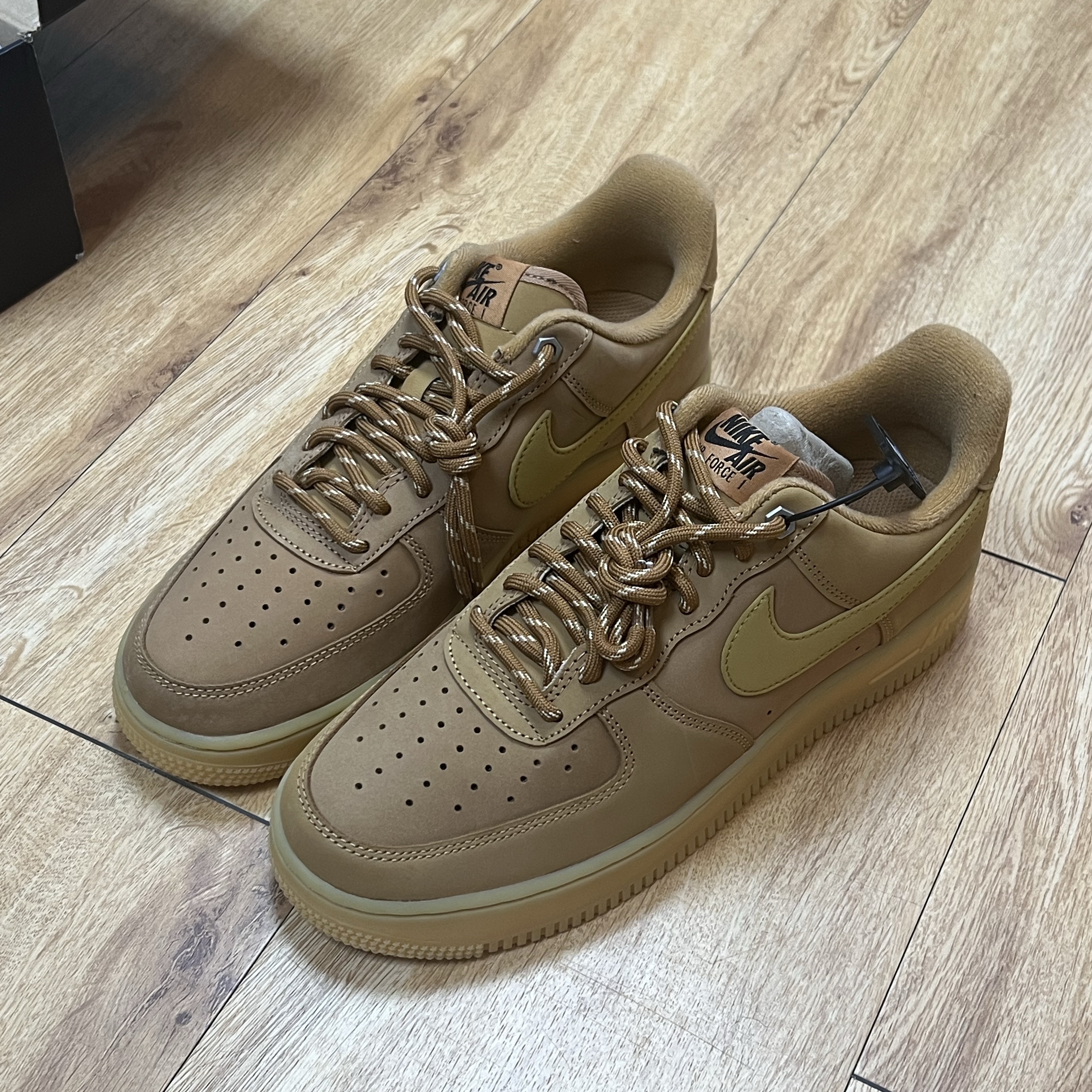 Nike Air Force 1 '07 WB Flax 착용 스타일