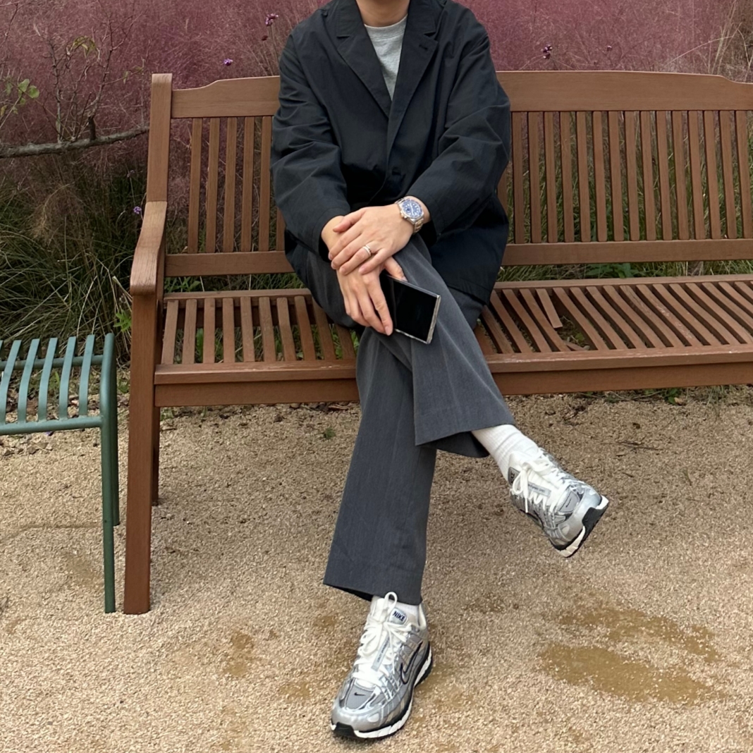 Nike P-6000 Metallic Silver 착용 스타일