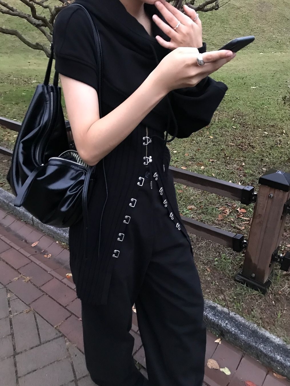 Vacant Archive Women Troni Hooked One-Piece Black, Vacant Archive Women Troni Hooked One-Piece Khaki 착용 스타일