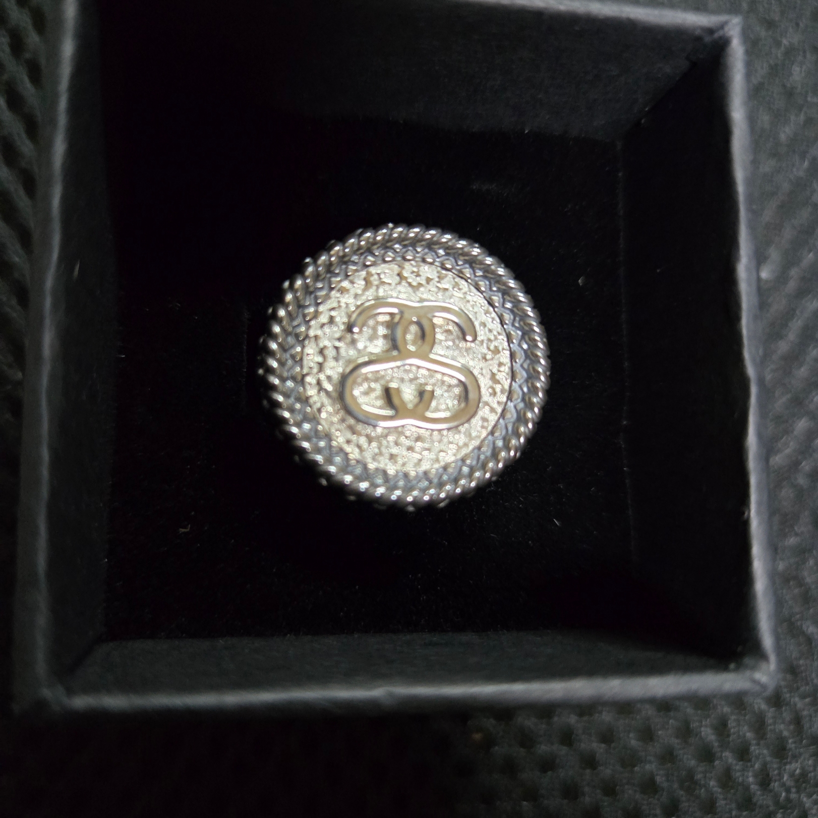 Stussy Sovereign Ring Sterling Silver 착용 스타일 - 1