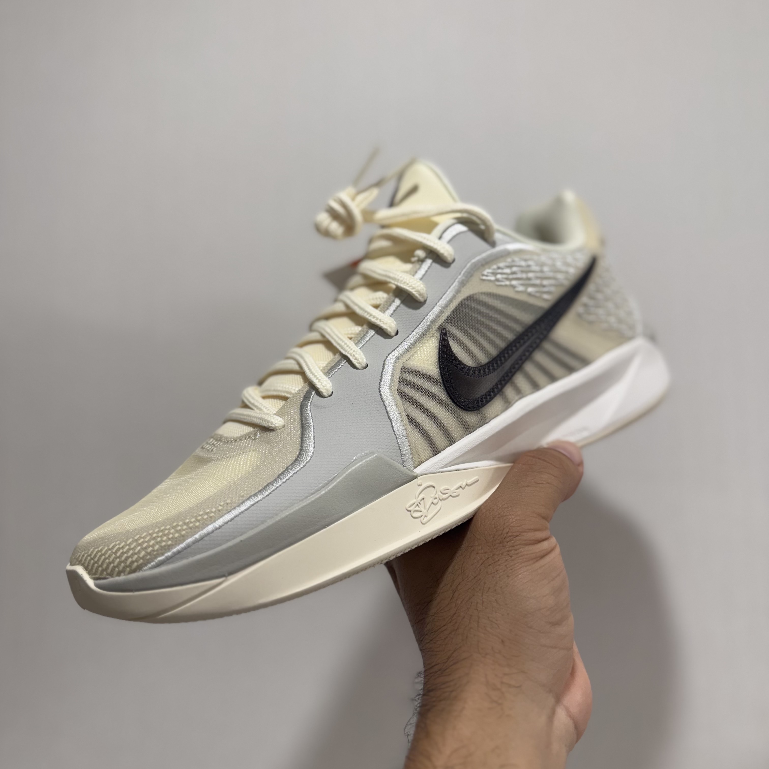 Nike Sabrina 2 EP Coconut Milk Baroque Brown 착용 스타일