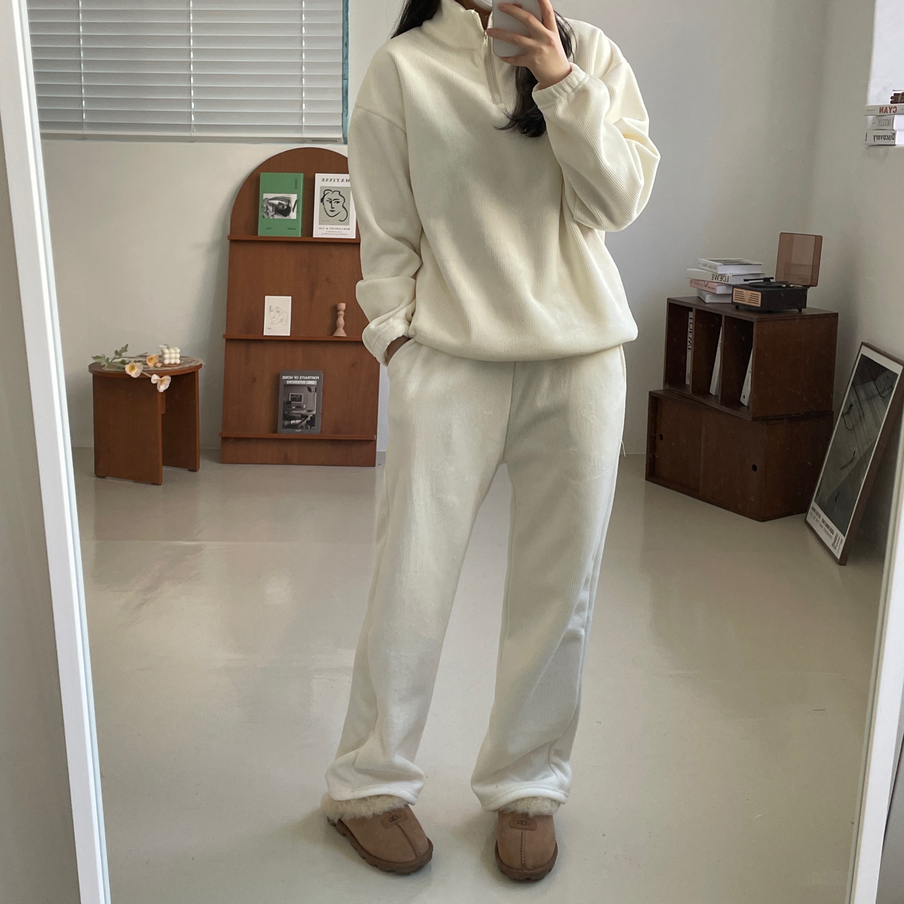 (W) UGG Coquette Slipper Chestnut 착용 스타일 - 1