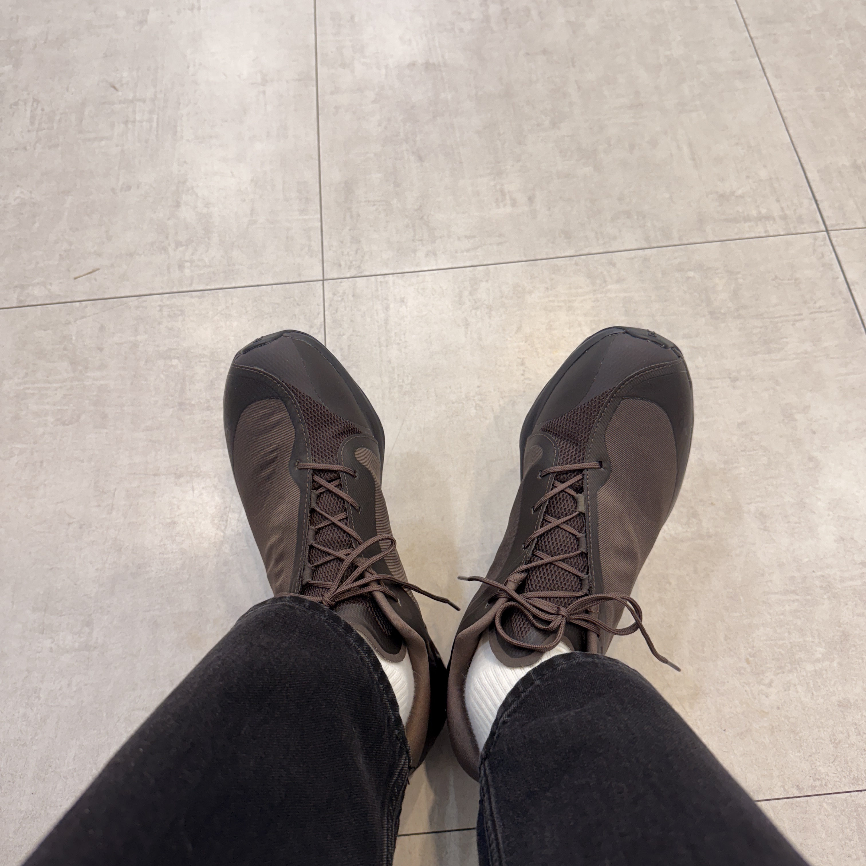 On Running x Post Archive Faction (Paf) Cloudventure Peak Cacao Espresso 착용 스타일