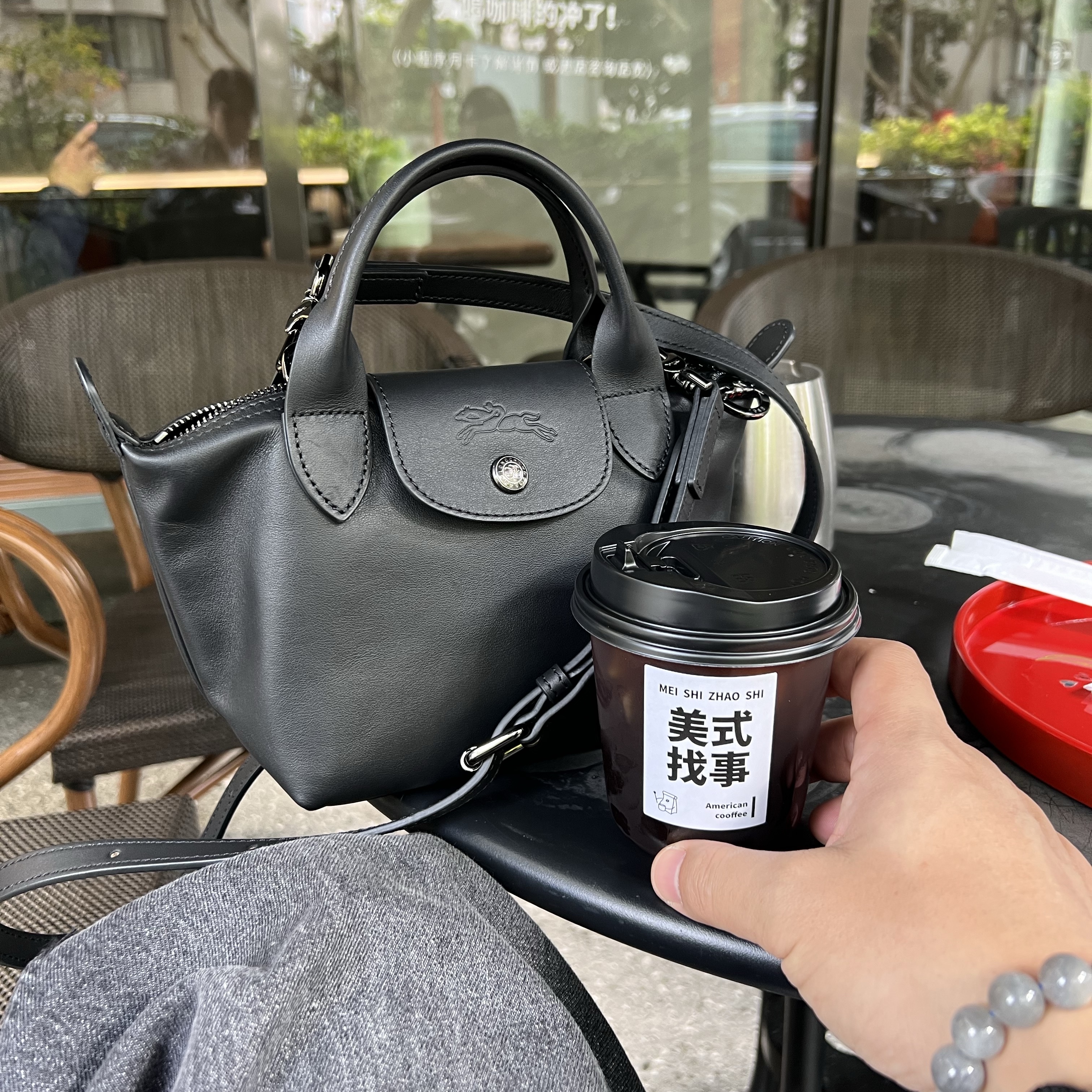 Longchamp Le Pliage Xtra Handbag XS Black 착용 스타일