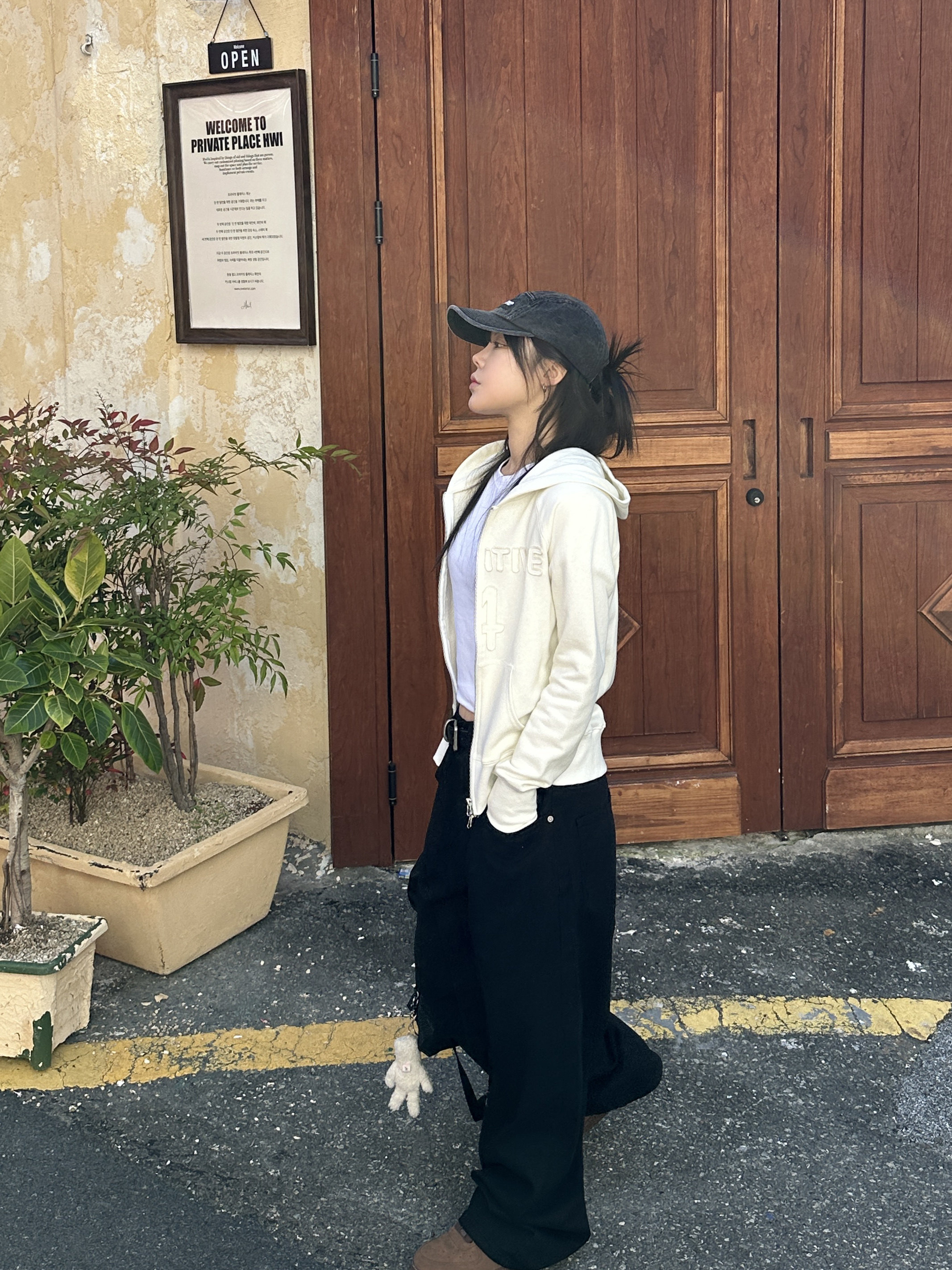 Supreme Washed Chino Twill Camp Cap Black - 25SS, Prada Pocono Backpack Black 착용 스타일 - 4