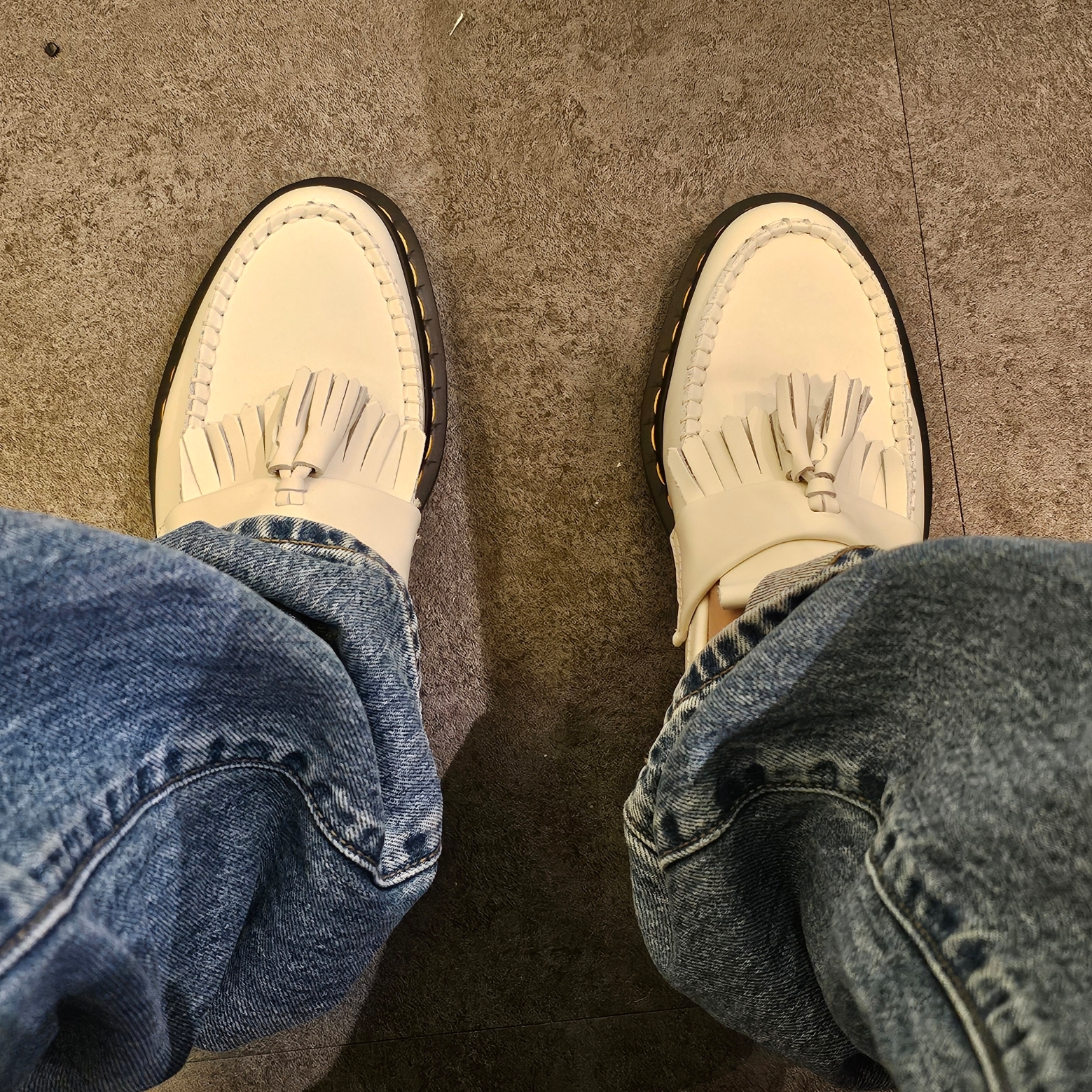 Dr. Martens Adrian Smooth Leather Tassel Loafers White 착용 스타일