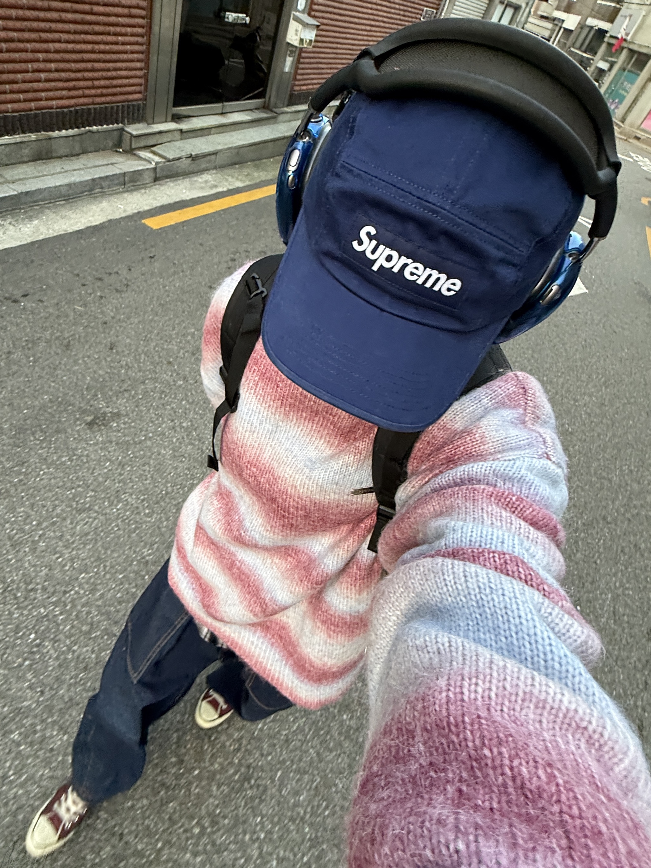 Supreme Backpack Black - 23FW, Apple AirPods Max Lightning Space Gray (Korean Ver.) 착용 스타일 - 7