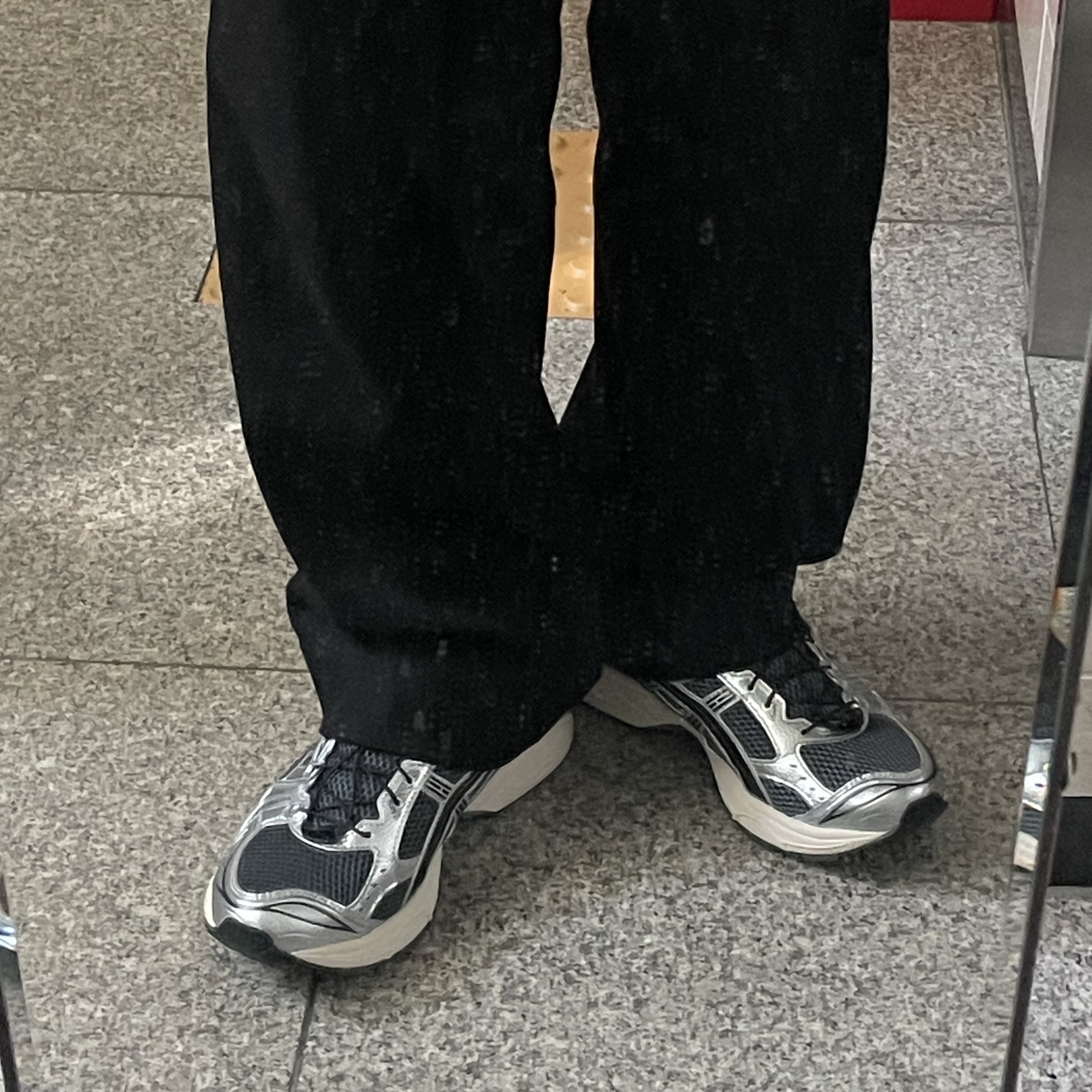 Asics Unlimited Gel-Kayano 14 Carrier Grey Black 착용 스타일