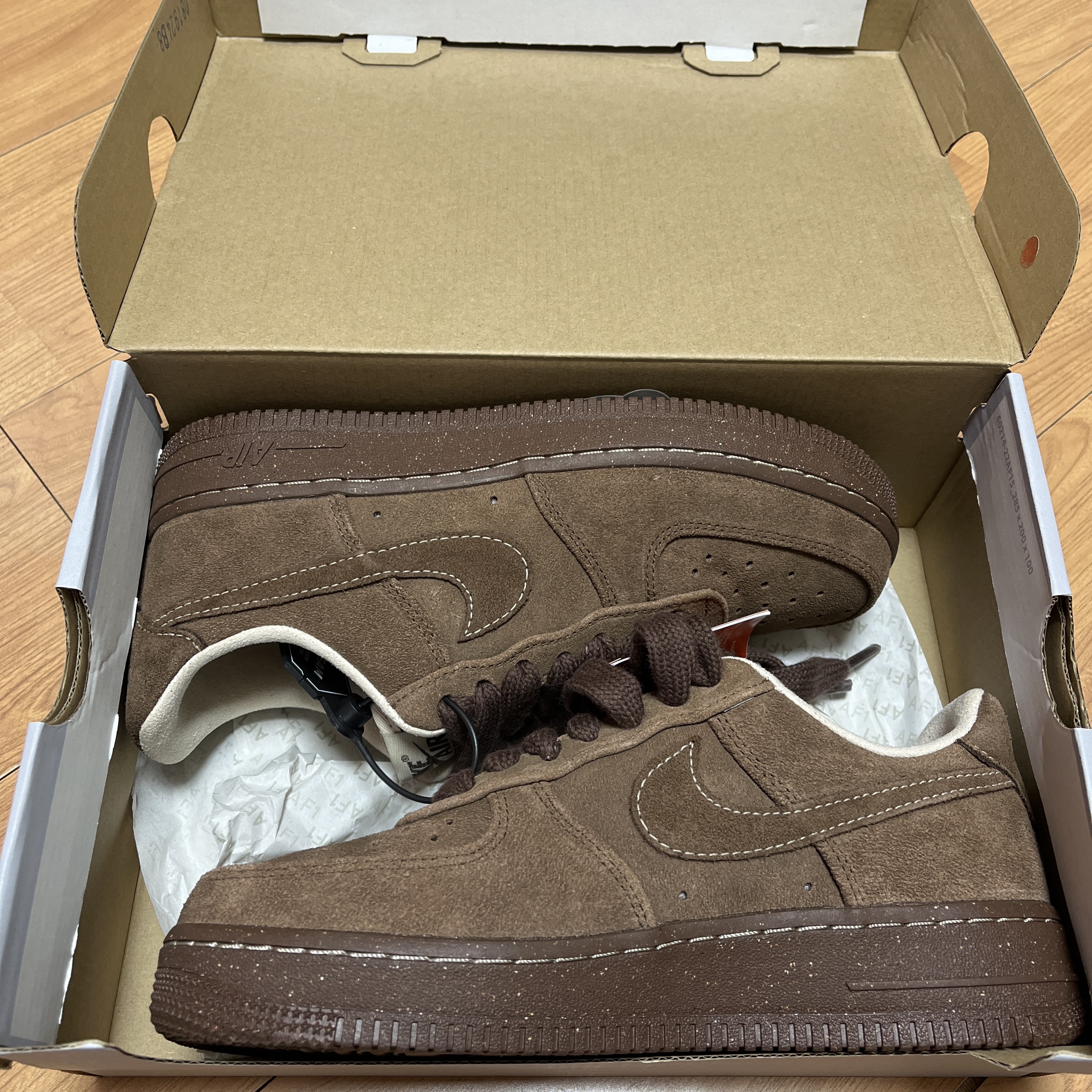 (W) Nike Air Force 1 '07 Cacao Wow 착용 스타일