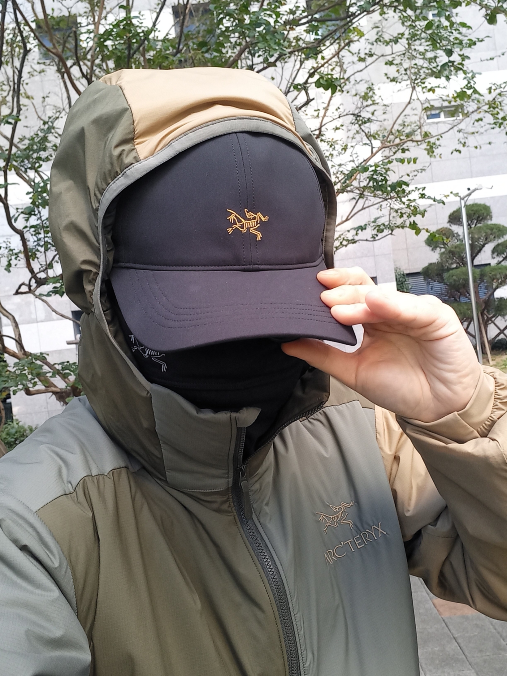 Arc'teryx Atom LT Hoody Tatsu Forage, Arc'teryx Small Bird Cap Black 착용 스타일 - 4