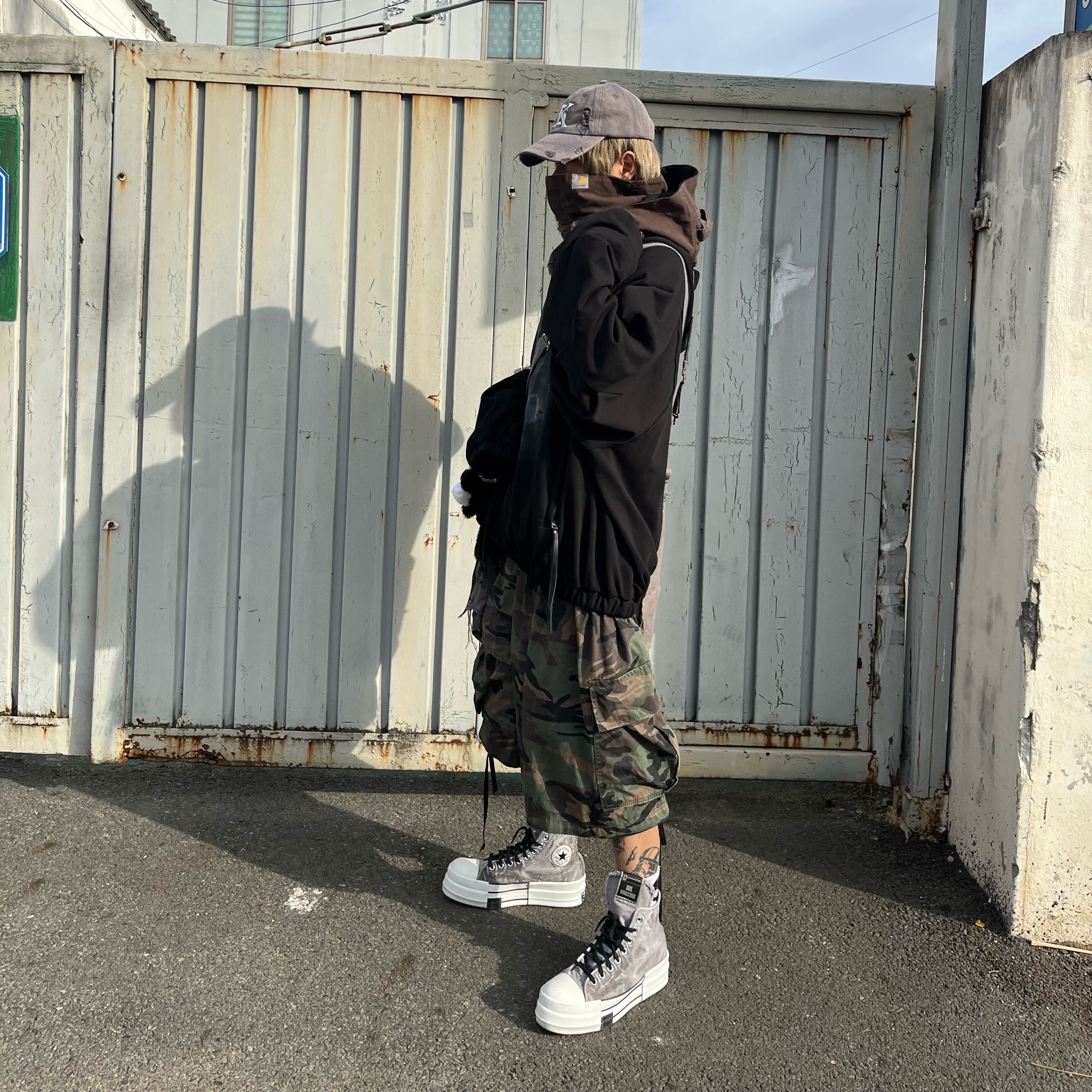 Converse x Drkshdw DBL Drkstar Overdye Chuck 70 Hi Concrete 착용 스타일 - 4