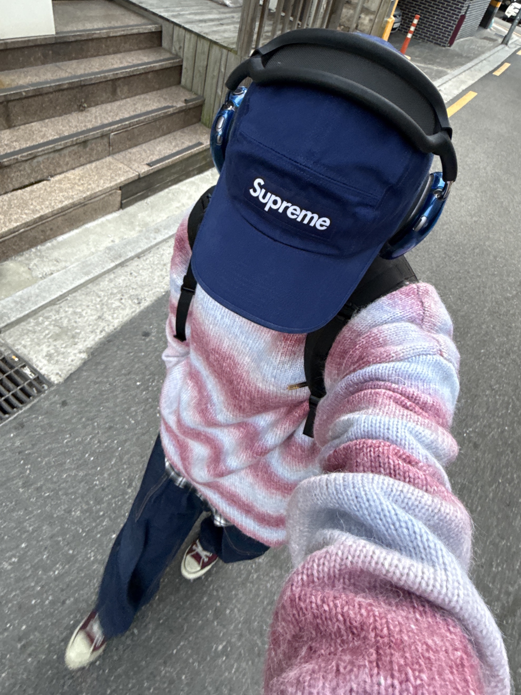 Supreme Backpack Black - 23FW, Apple AirPods Max Lightning Space Gray (Korean Ver.) 착용 스타일 - 3