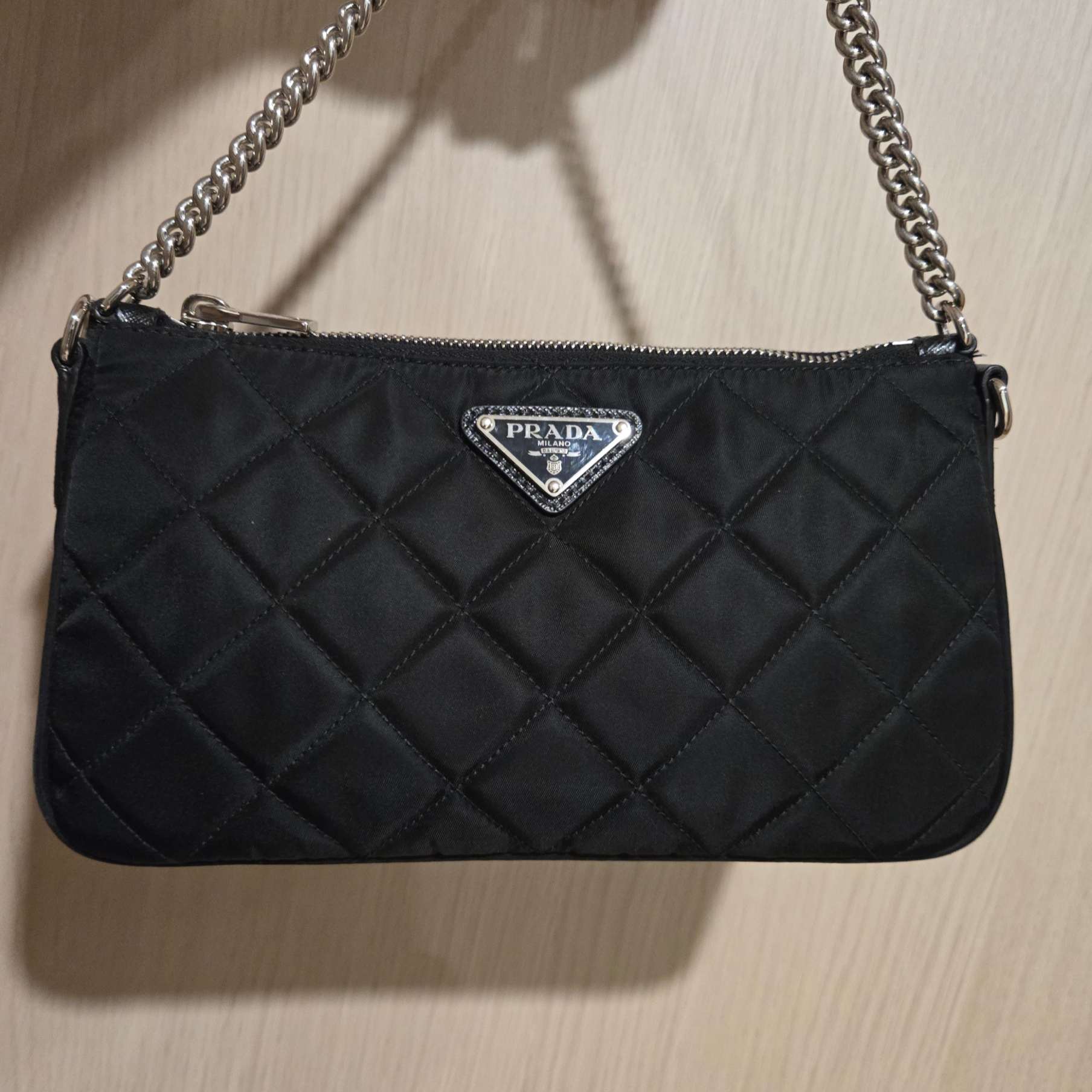 Prada Nylon Quilted Chain Shoulder Bag Black 착용 스타일