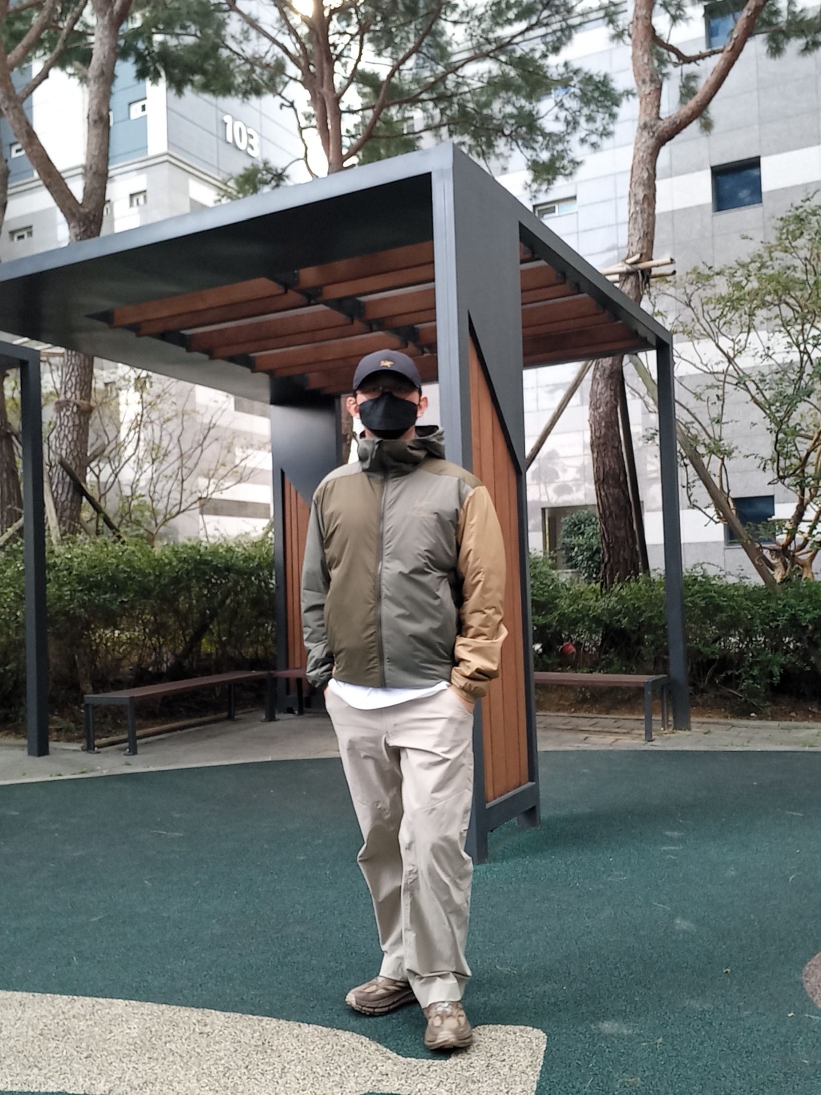 Arc'teryx Small Bird Cap Black, Arc'teryx Atom LT Hoody Tatsu Forage 착용 스타일 - 5