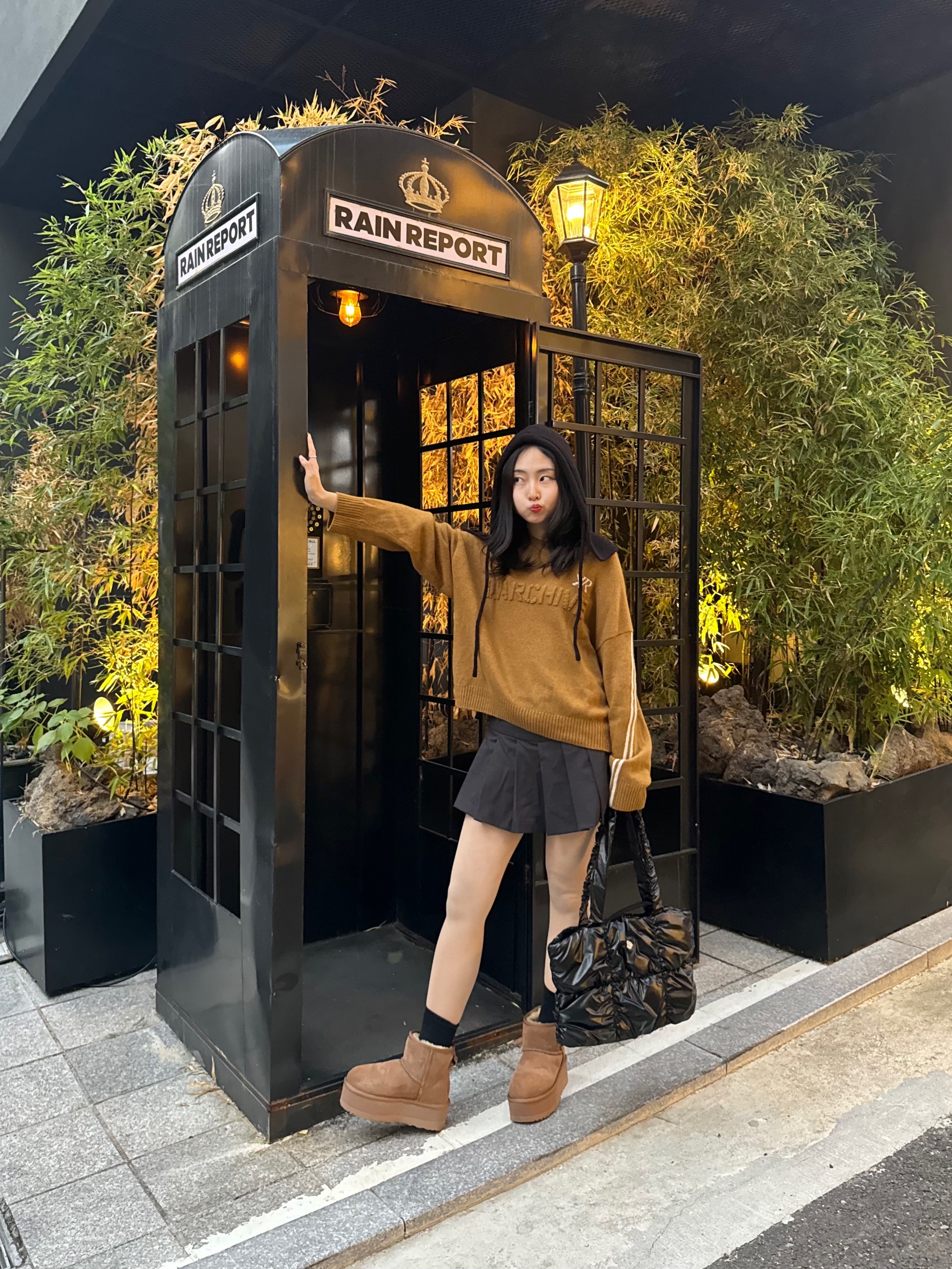 (W) UGG Classic Ultra Mini Platform Boots Chestnut 착용 스타일 - 4
