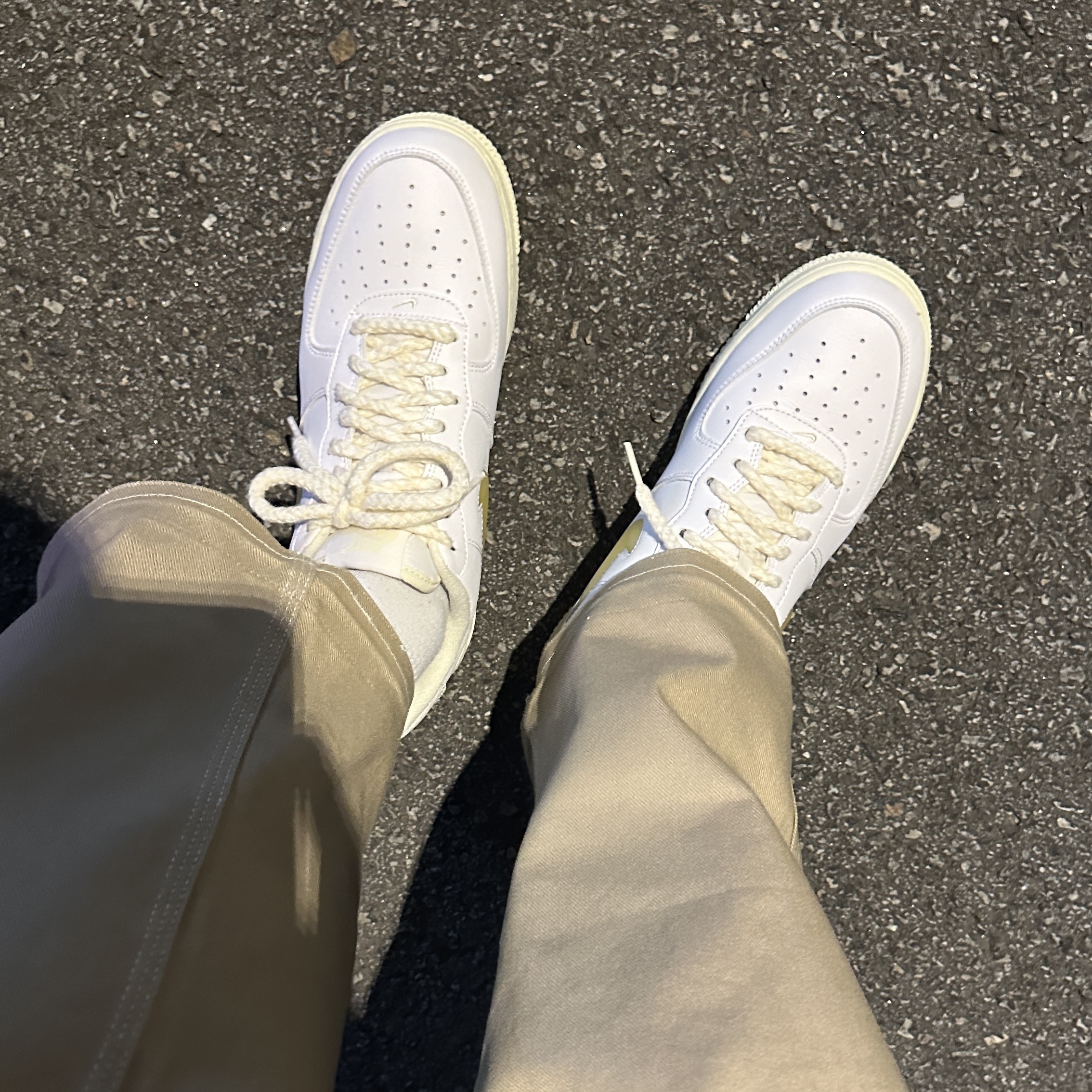 Nike Air Force 1 '07 LX Pale Vanilla 착용 스타일 - 2
