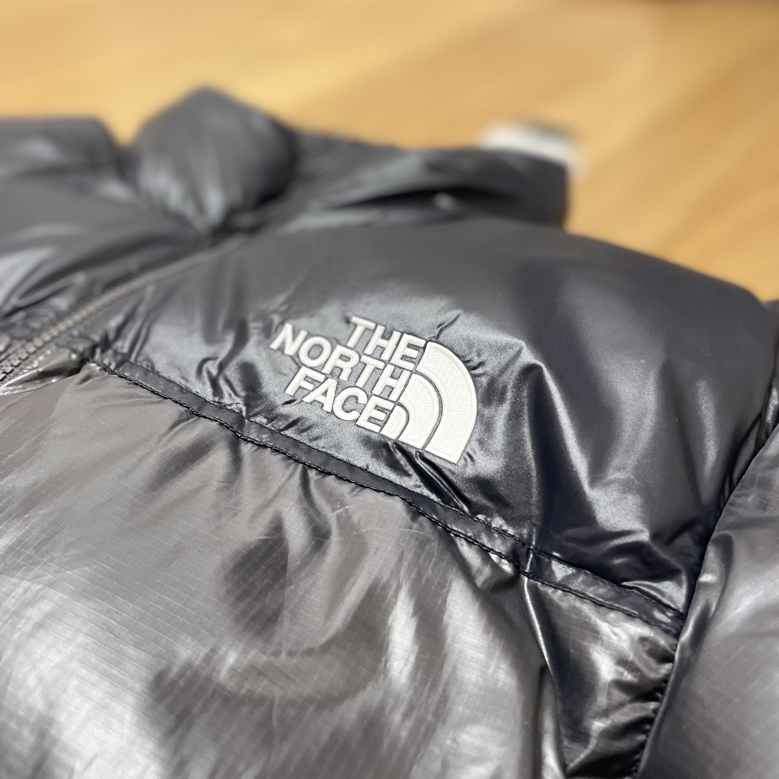 The North Face Quantum Nuptse RDS Down Jacket Silver Gray 착용 스타일 - 1