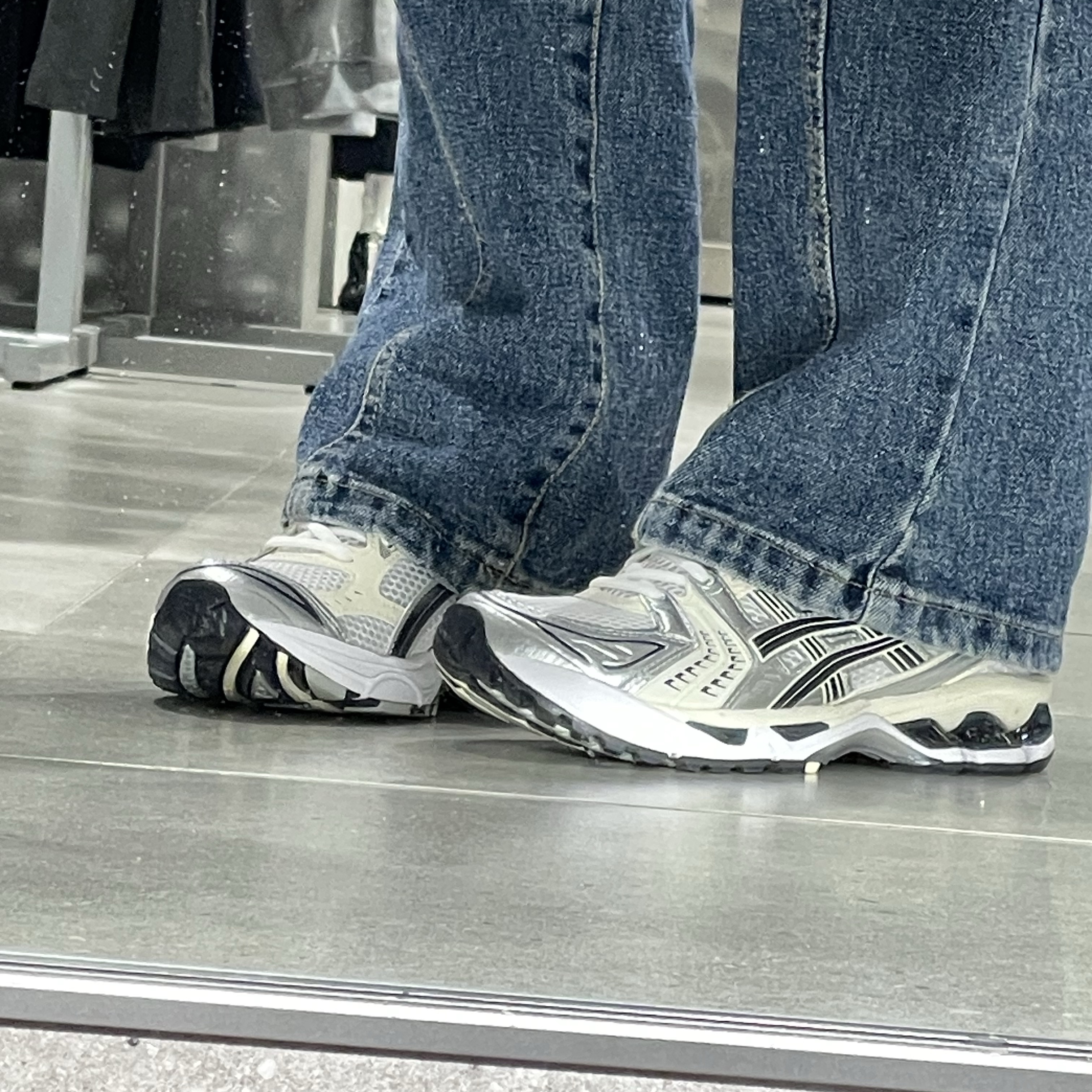 (W) Asics Gel-Kayano 14 White Midnight 착용 스타일