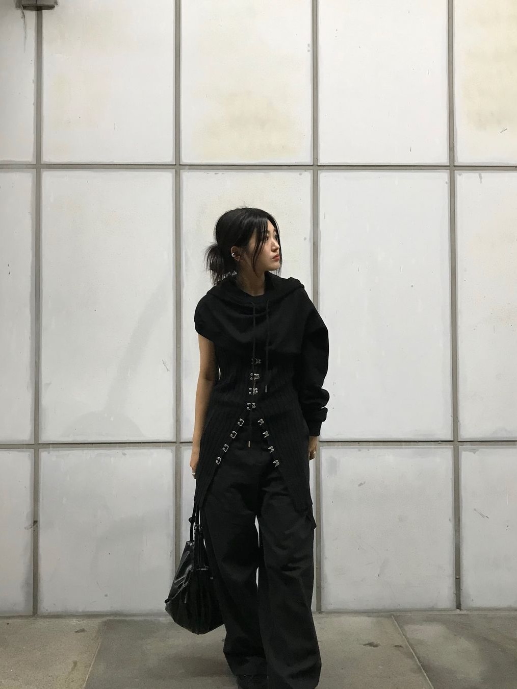 Vacant Archive Women Troni Hooked One-Piece Black, Vacant Archive Women Troni Hooked One-Piece Khaki 착용 스타일