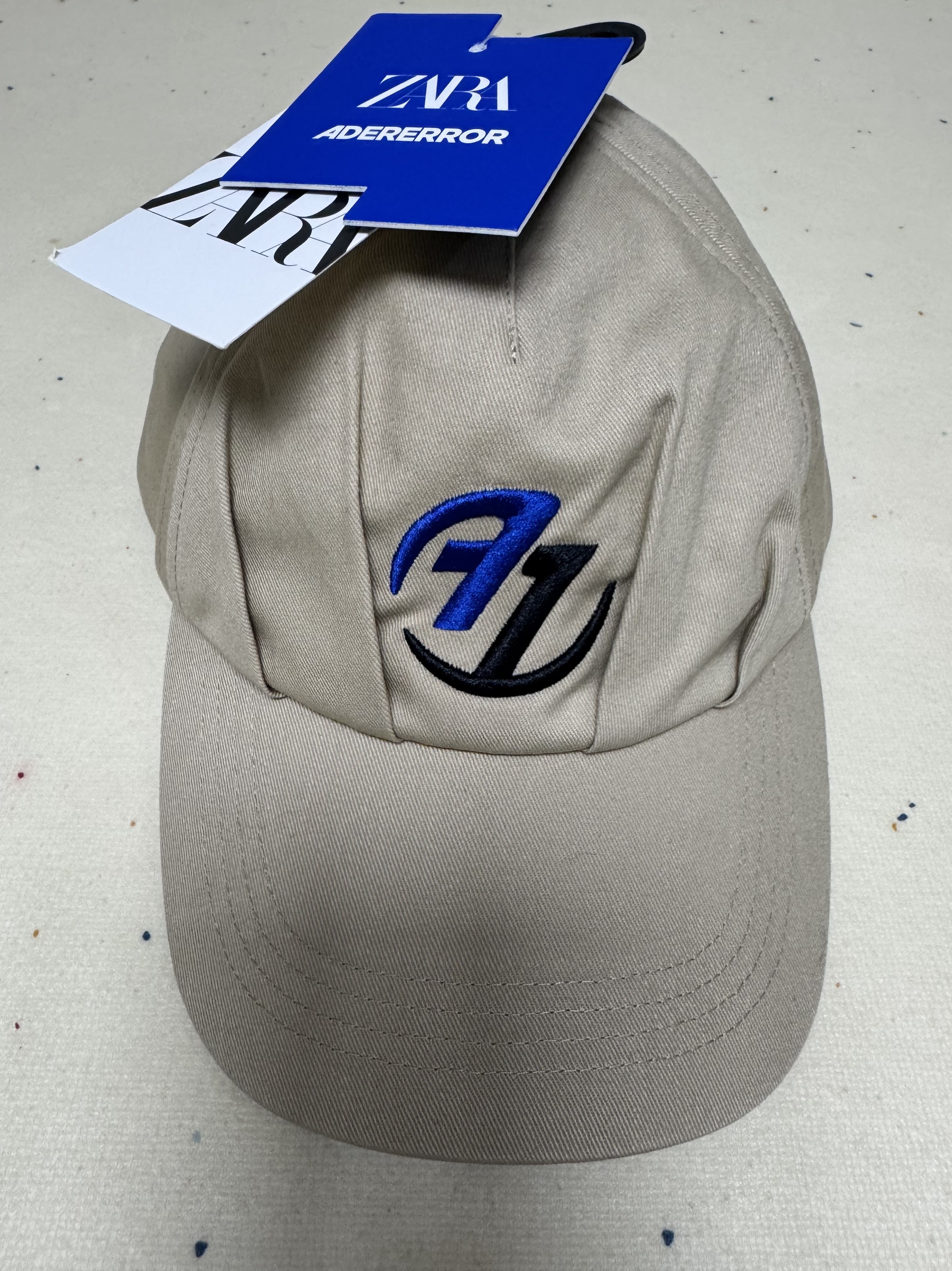Ader Error x Zara Pleated Cap Beige 착용 스타일